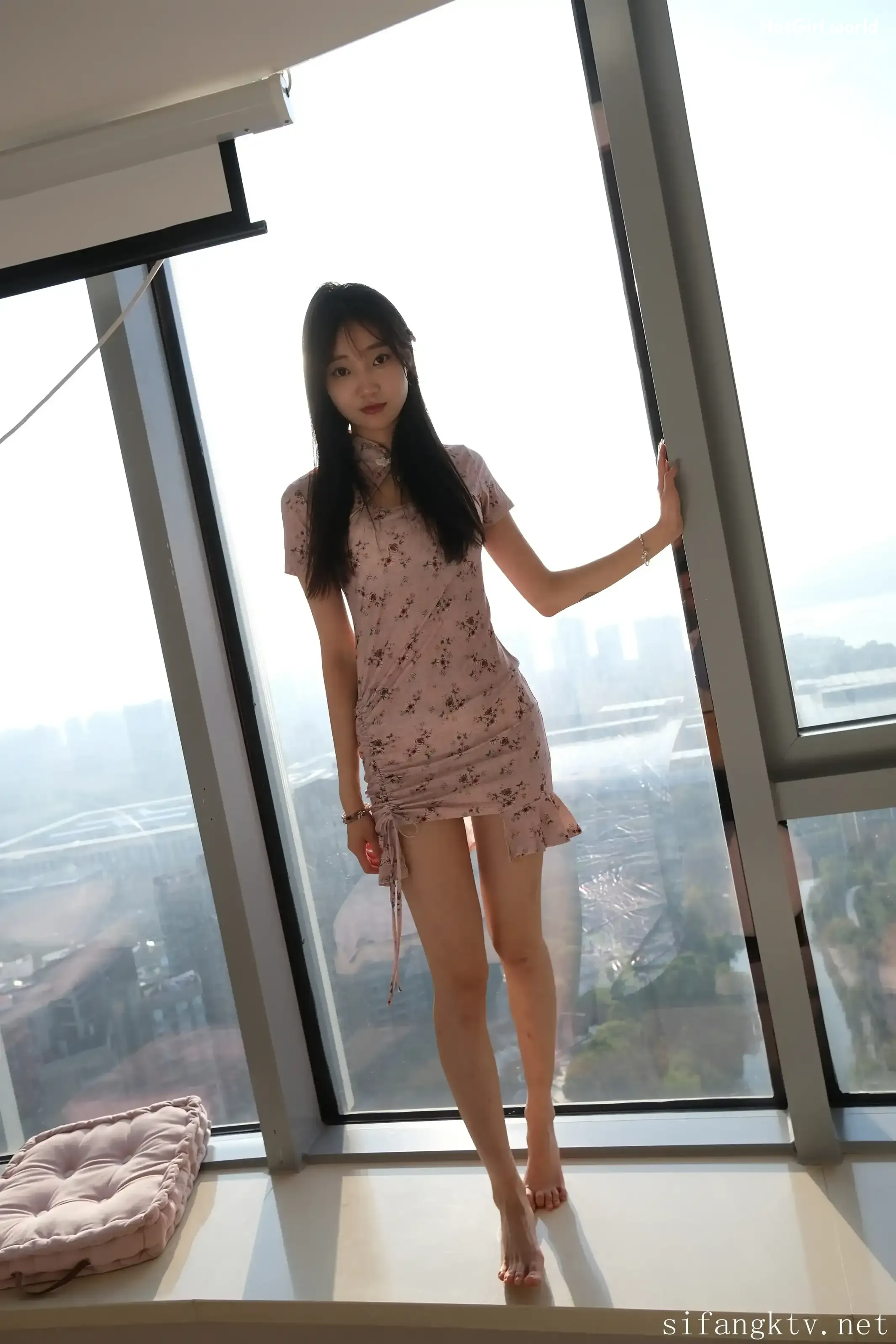 希威社-Photography-小初-福利私拍-暮光 第4张图