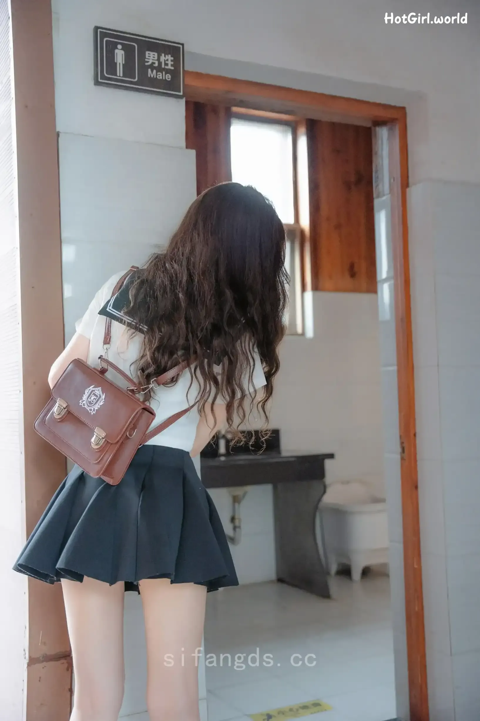 XR Uncensored-拍黄瓜-R18-秀人网模特-纯真与活力的完美结合 第4张图