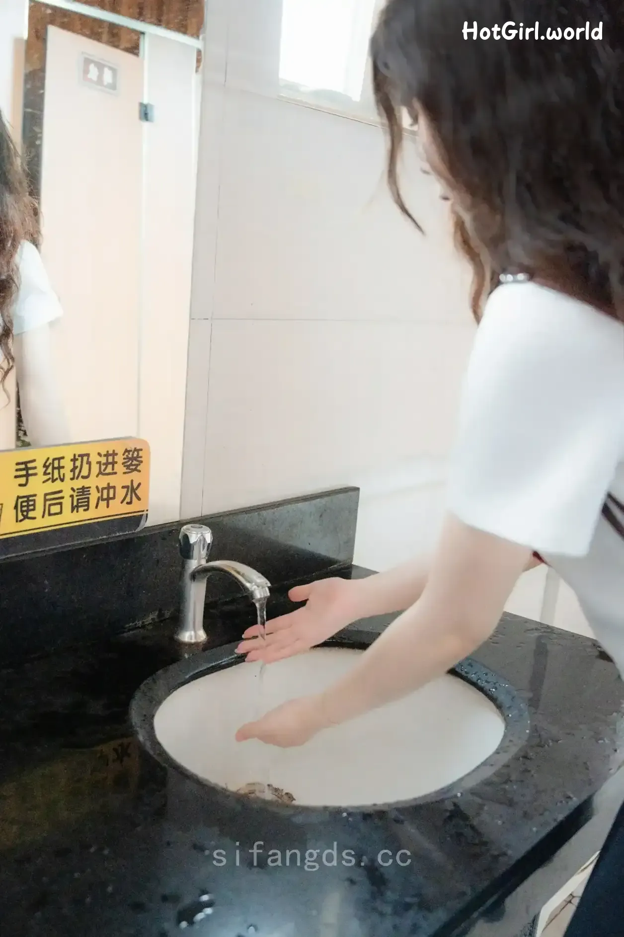 XR Uncensored-拍黄瓜-R18-秀人网模特-纯真与活力的完美结合 第26张图