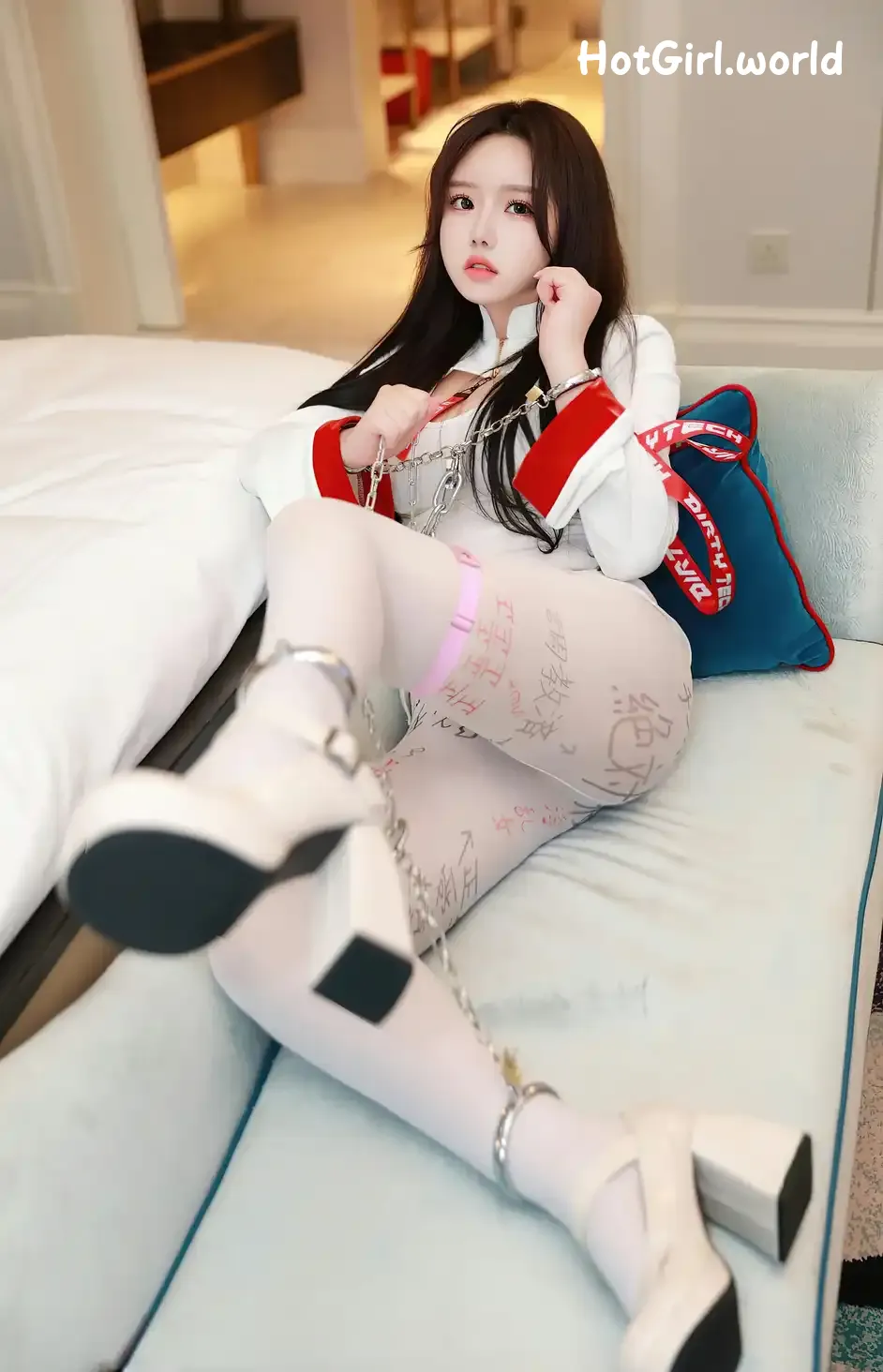XR Uncensored-小薯条-nienie-R18-秀人网模特-甜蜜束缚 第27张图