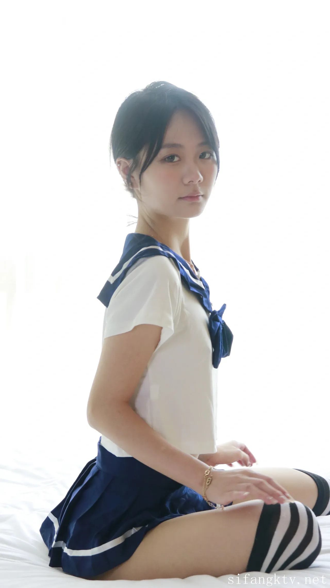 XR Uncensored-谢小蒽-R18-秀人网模特-窗边的私语 第136张图 XR Uncensored-谢小蒽-R18-秀人网模特-窗边的私语 第136张图