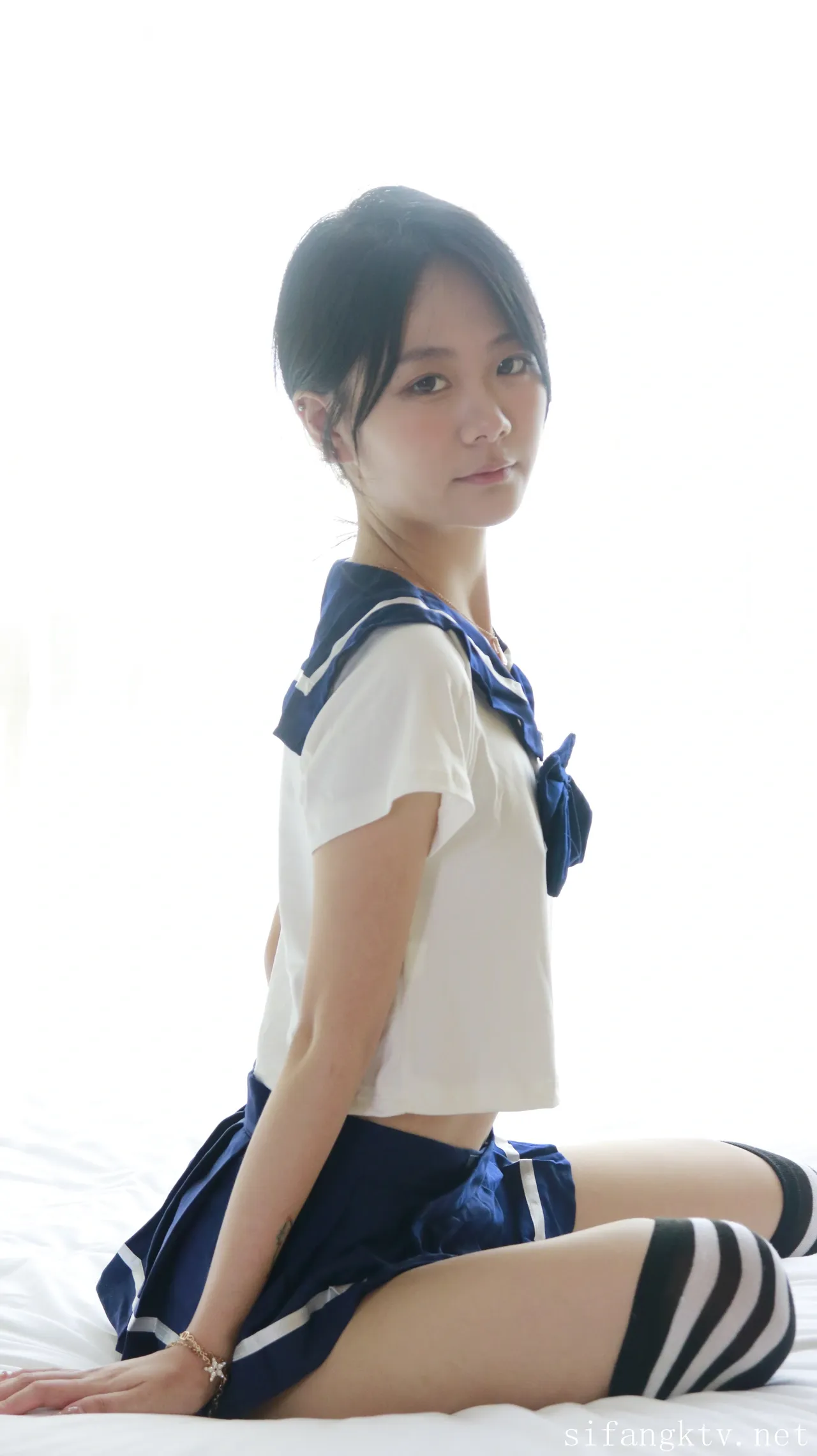 XR Uncensored-谢小蒽-R18-秀人网模特-窗边的私语 第137张图 XR Uncensored-谢小蒽-R18-秀人网模特-窗边的私语 第137张图