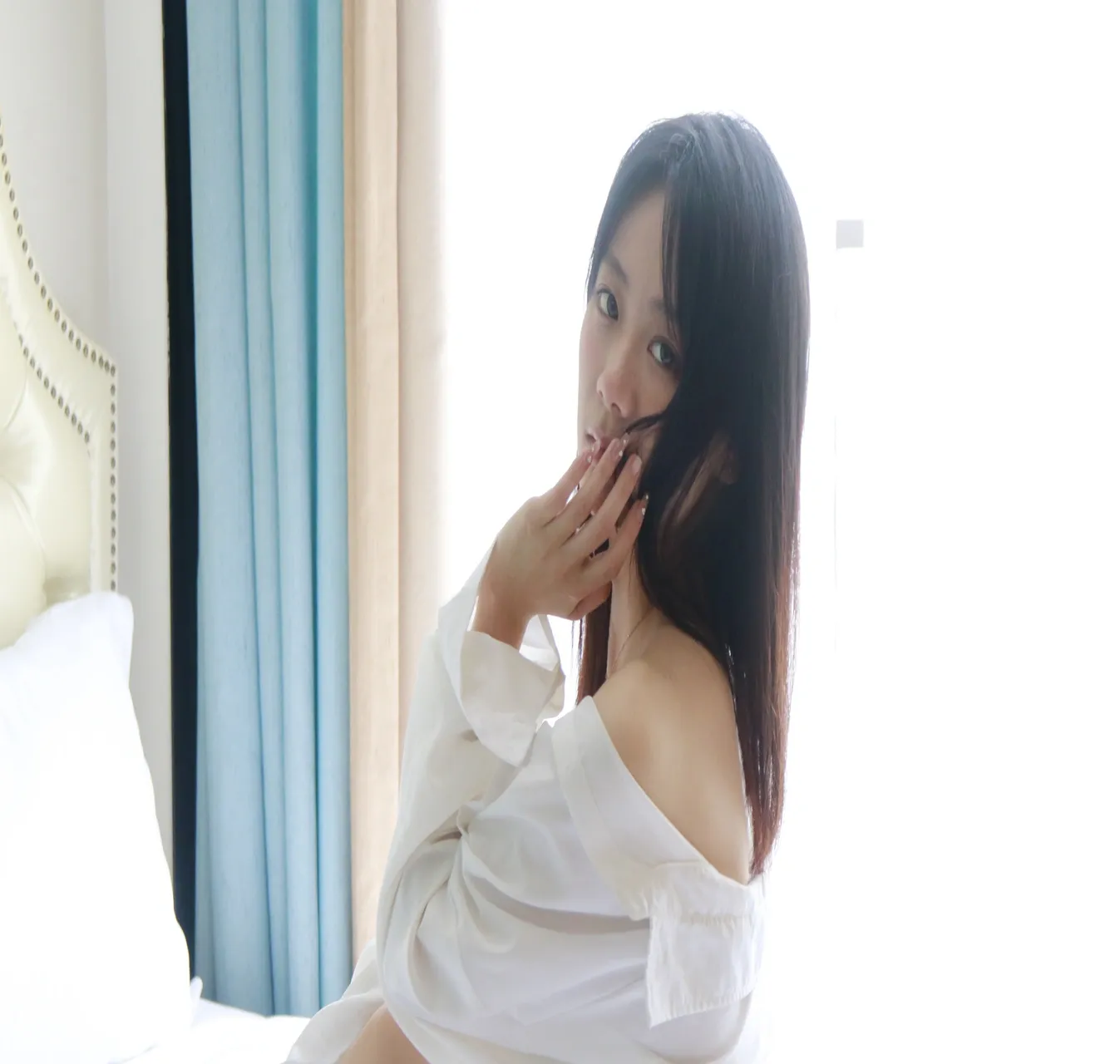 XR Uncensored-谢小蒽-R18-秀人网模特-窗边的私语 第318张图 XR Uncensored-谢小蒽-R18-秀人网模特-窗边的私语 第318张图