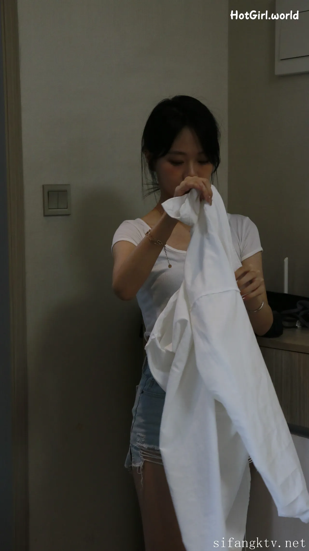 XR Uncensored-谢小蒽-R18-秀人网模特-窗边的私语 第338张图 XR Uncensored-谢小蒽-R18-秀人网模特-窗边的私语 第338张图