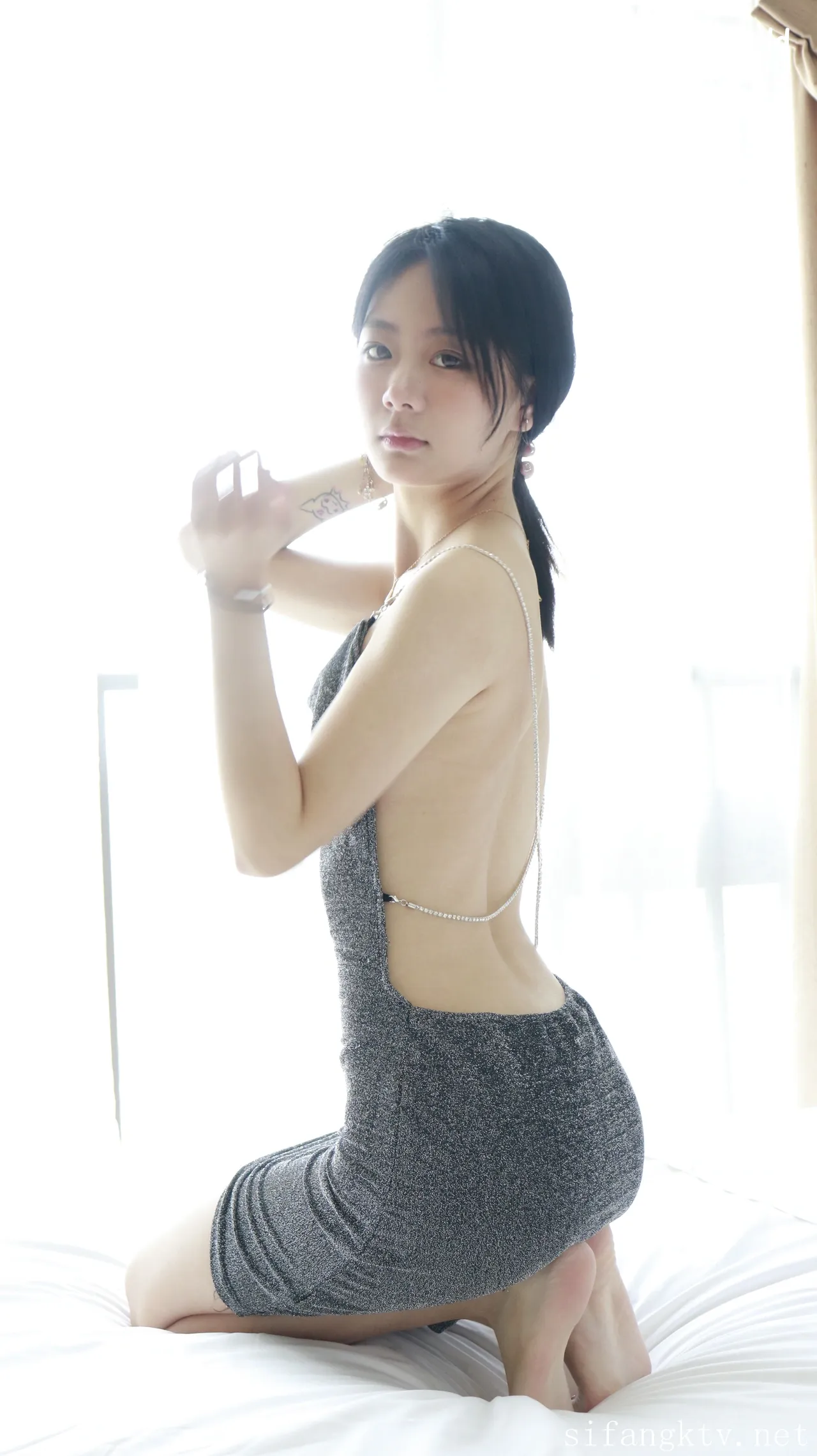 XR Uncensored-谢小蒽-R18-秀人网模特-窗边的私语 第363张图 XR Uncensored-谢小蒽-R18-秀人网模特-窗边的私语 第363张图