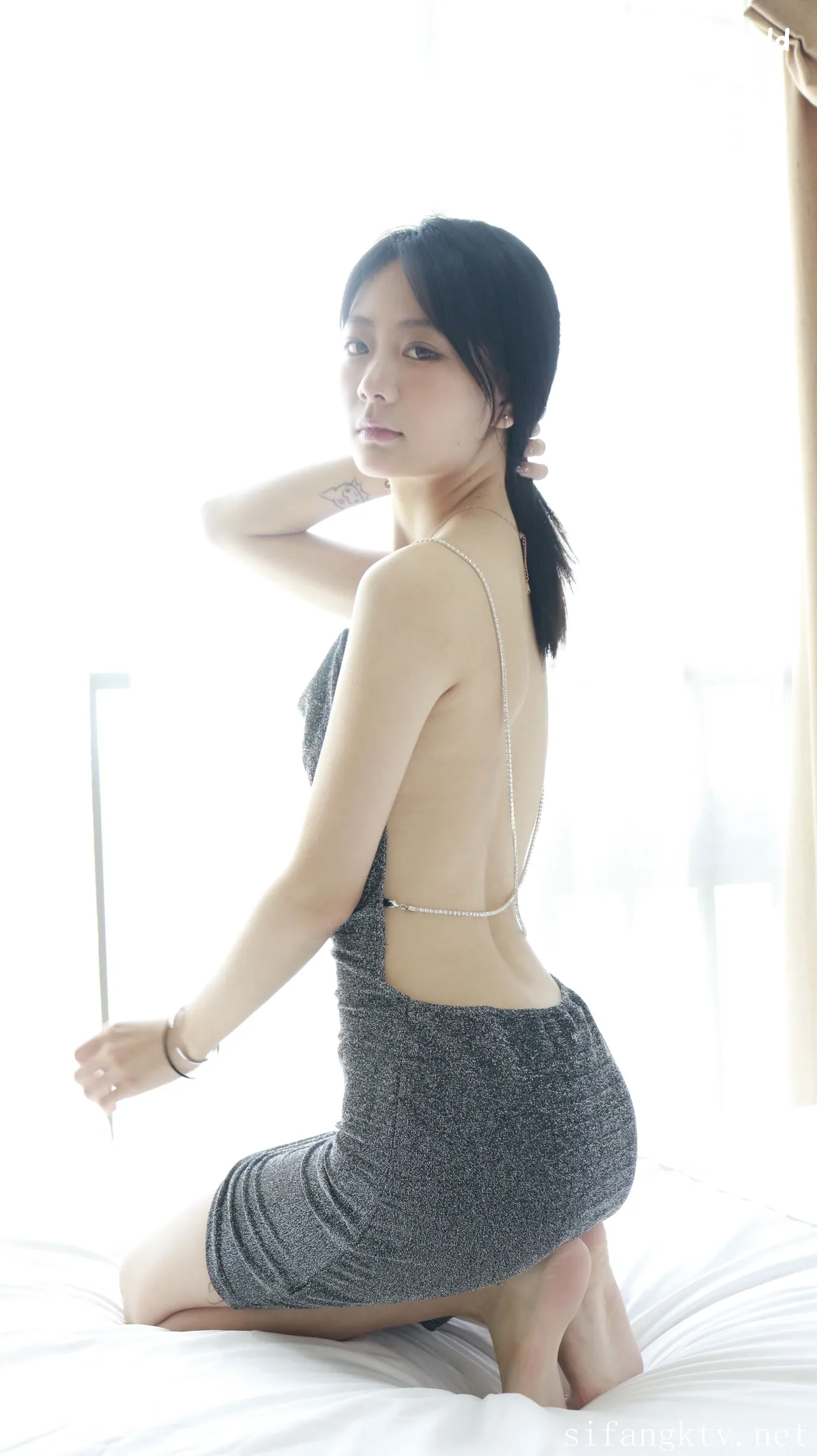 XR Uncensored-谢小蒽-R18-秀人网模特-窗边的私语 第365张图 XR Uncensored-谢小蒽-R18-秀人网模特-窗边的私语 第365张图