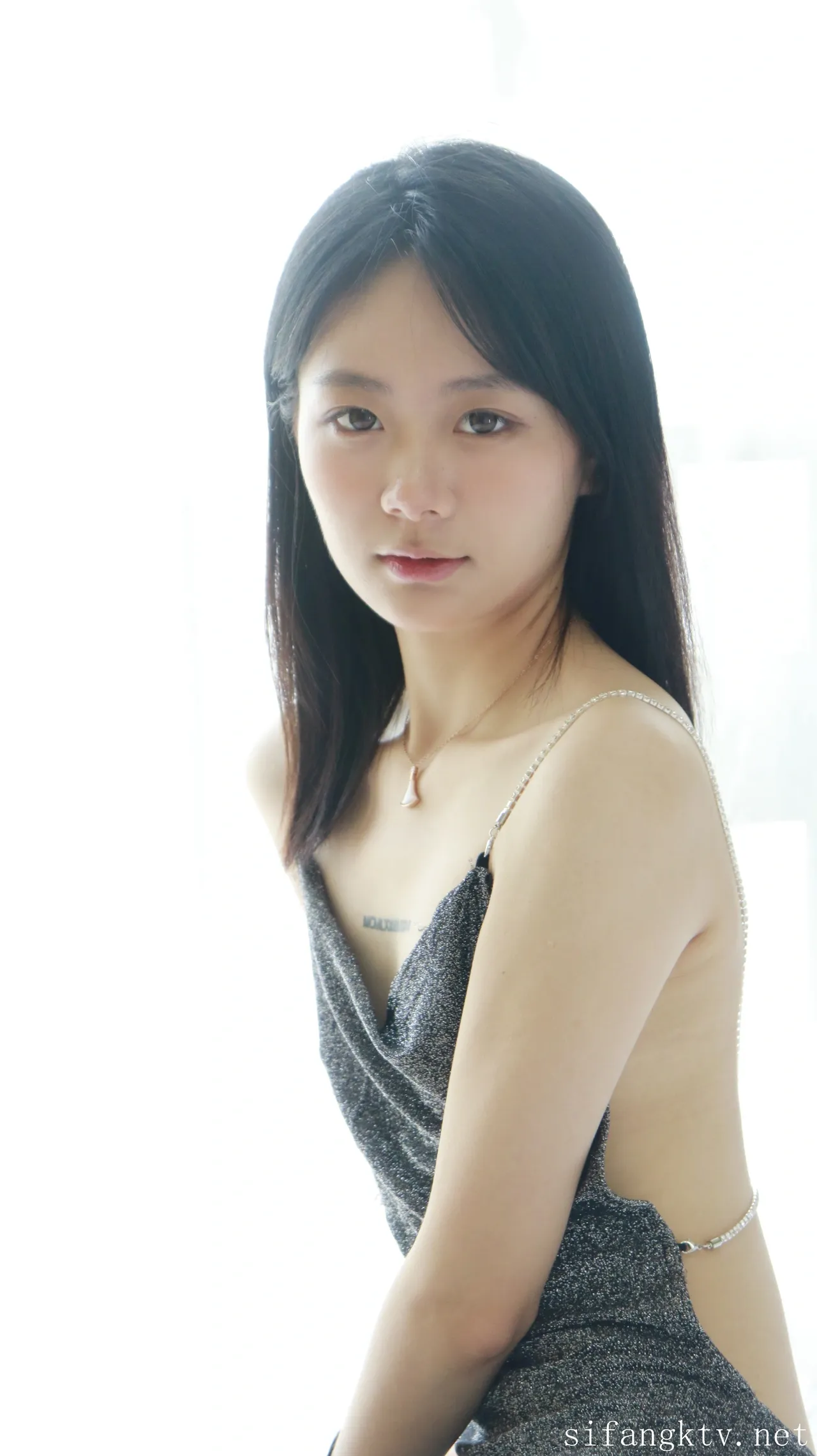 XR Uncensored-谢小蒽-R18-秀人网模特-窗边的私语 第390张图 XR Uncensored-谢小蒽-R18-秀人网模特-窗边的私语 第390张图