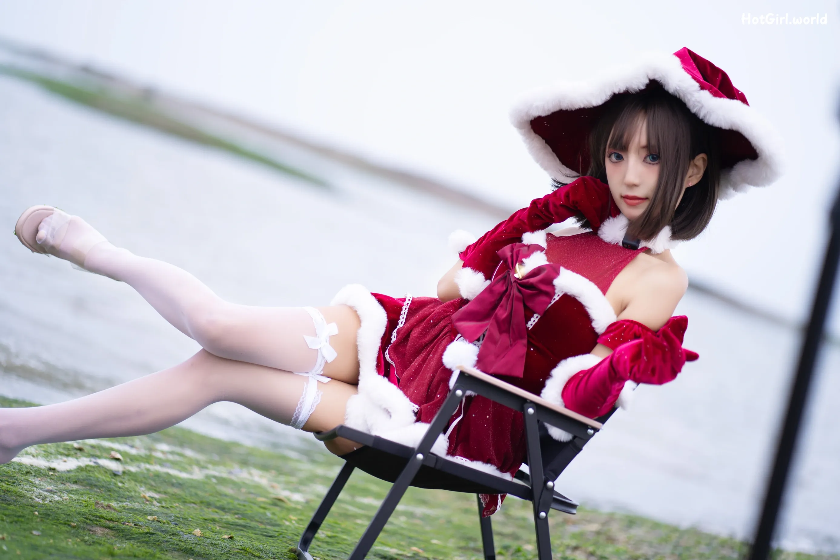 Coser-职业奶妈三水子-圣诞小裙子 第8张图