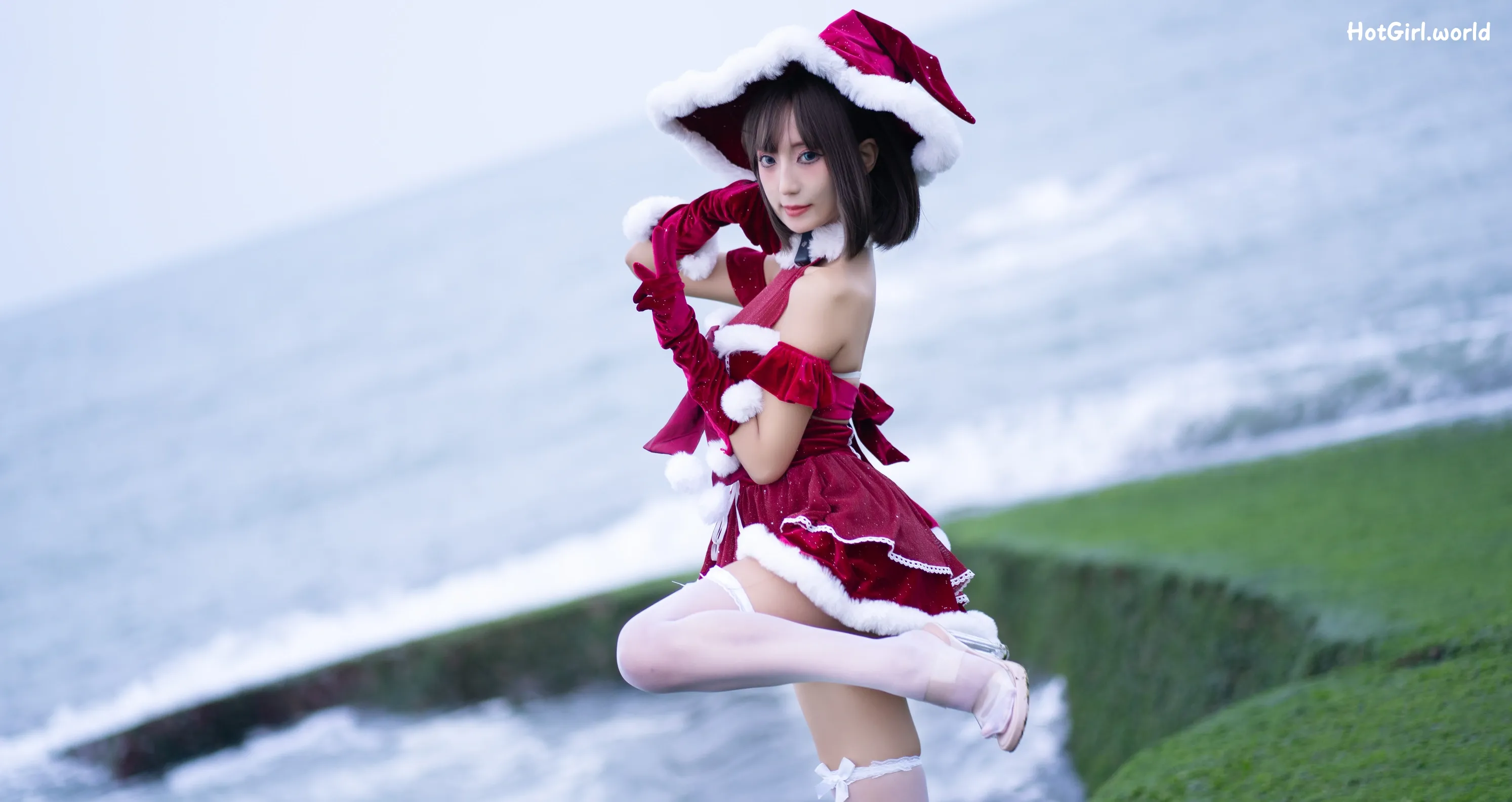 Coser-职业奶妈三水子-圣诞小裙子 第10张图