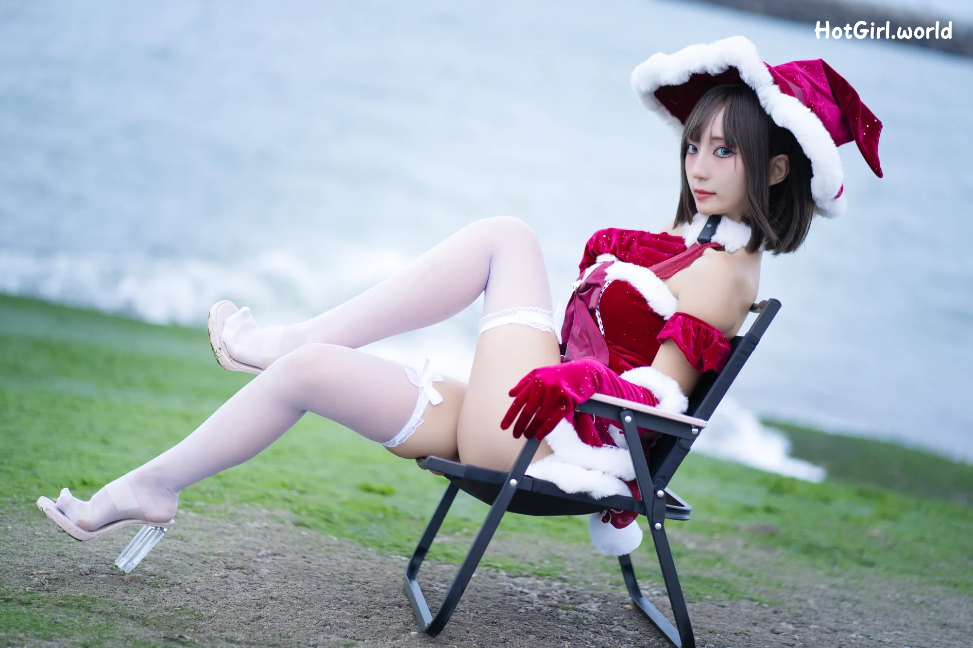 Coser-职业奶妈三水子-圣诞小裙子 第15张图