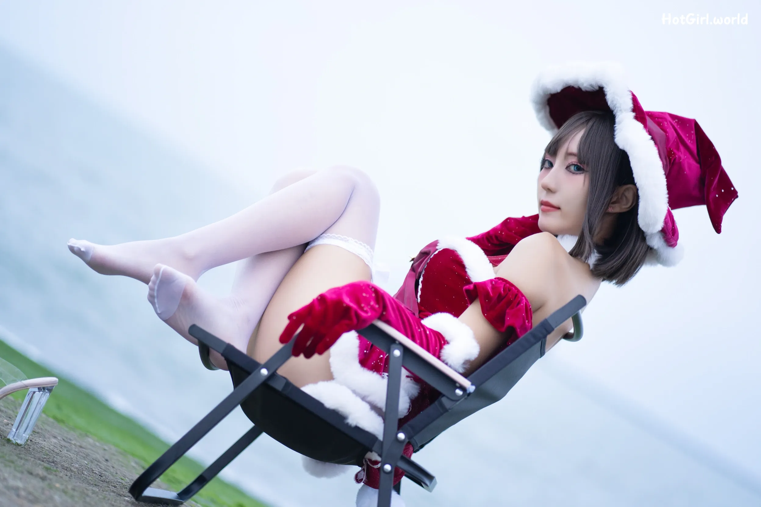Coser-职业奶妈三水子-圣诞小裙子 第16张图