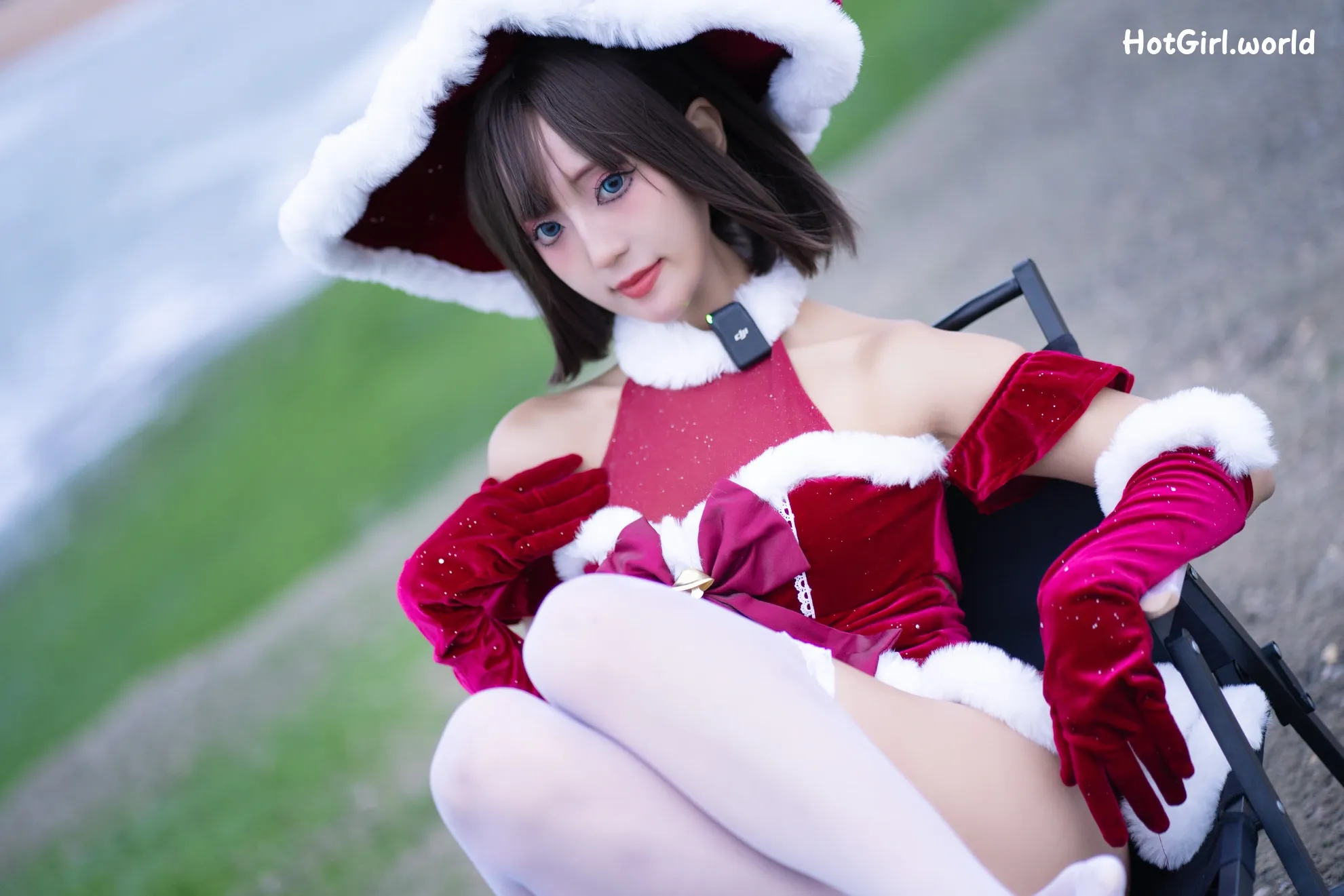 Coser-职业奶妈三水子-圣诞小裙子 第17张图