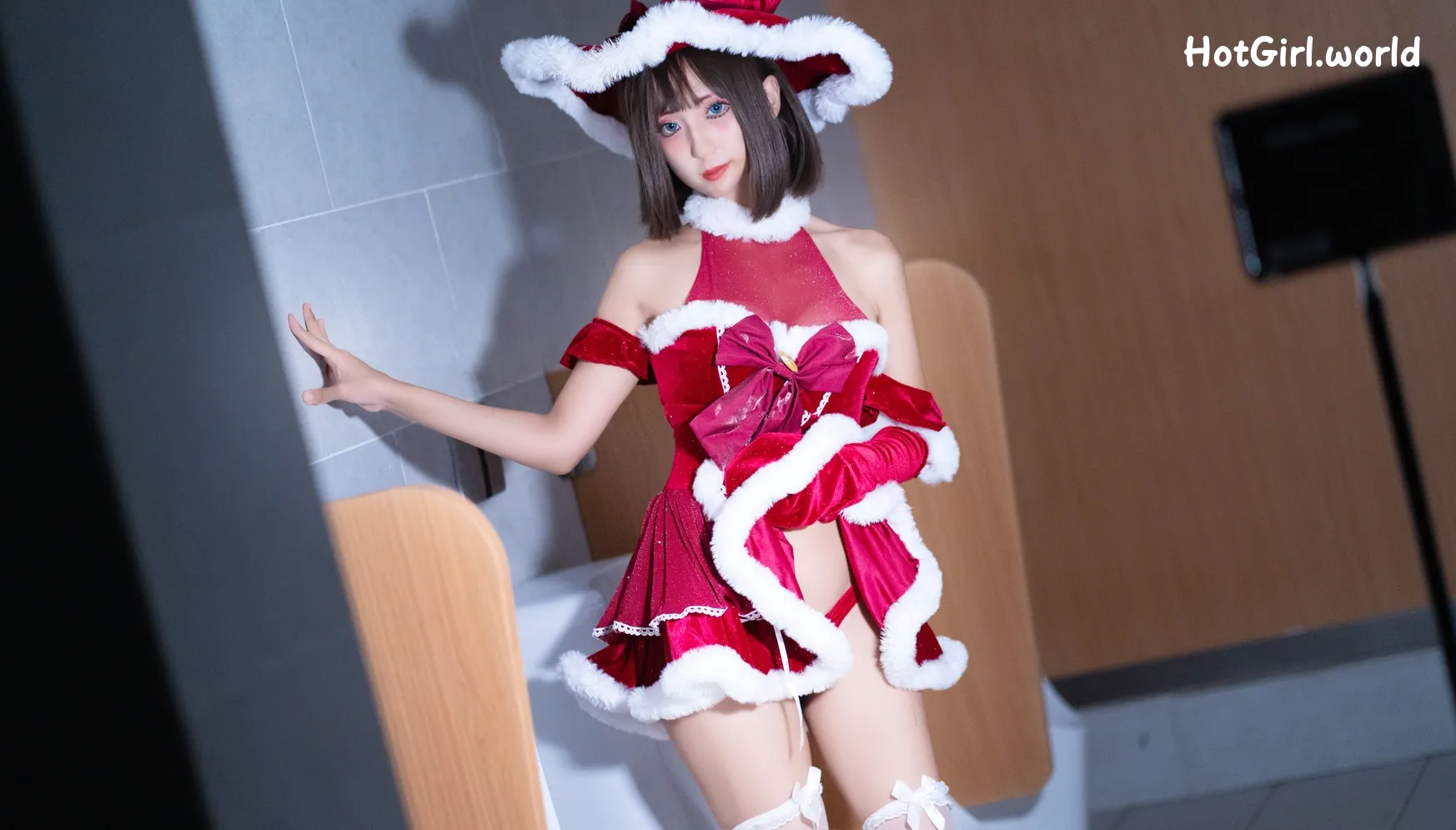 Coser-职业奶妈三水子-圣诞小裙子 第60张图