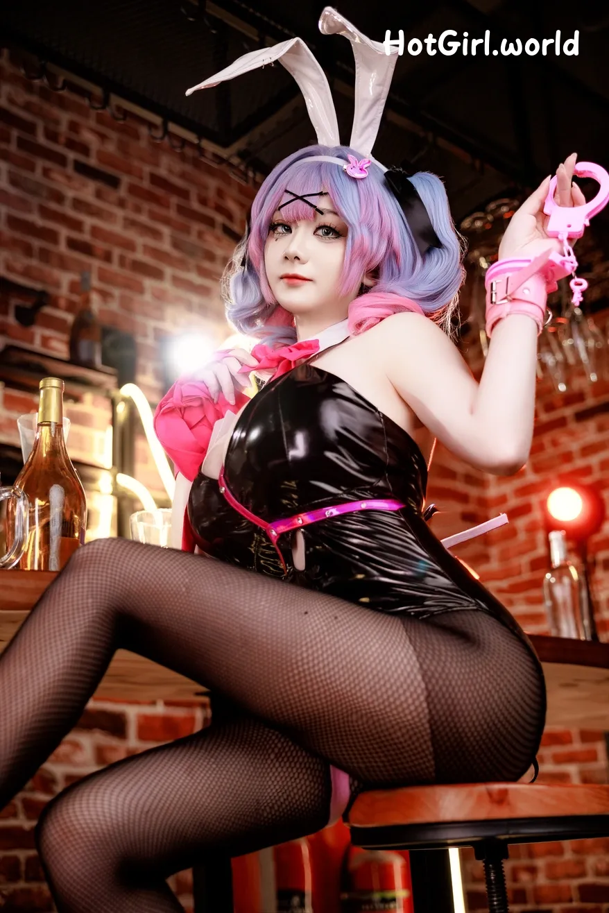 Coser-阿雪雪-初音兔子洞 第3张图