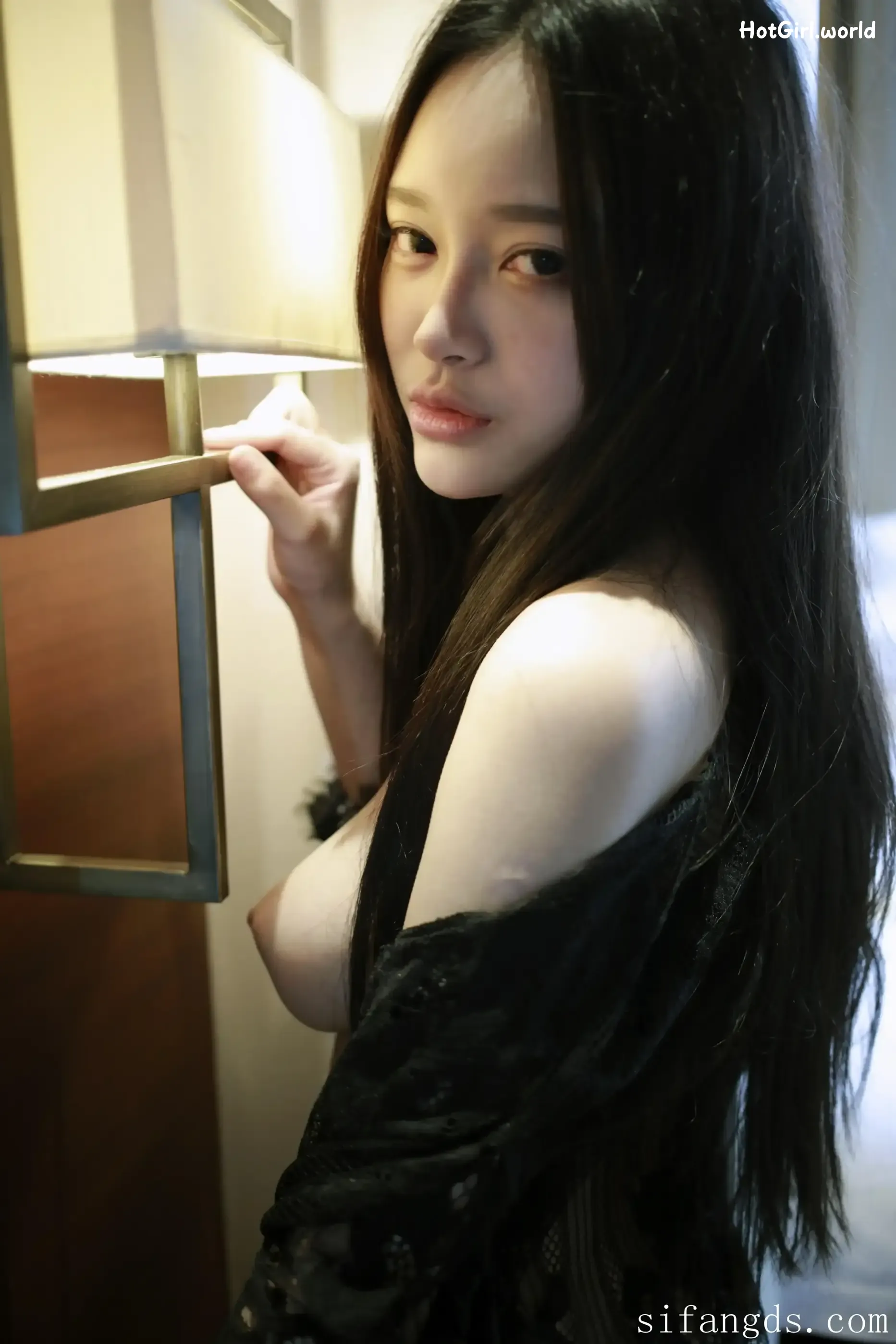 XR Uncensored-Tang Qi Er-唐琪儿-R18-秀人网模特-难掩的春色 第9张图