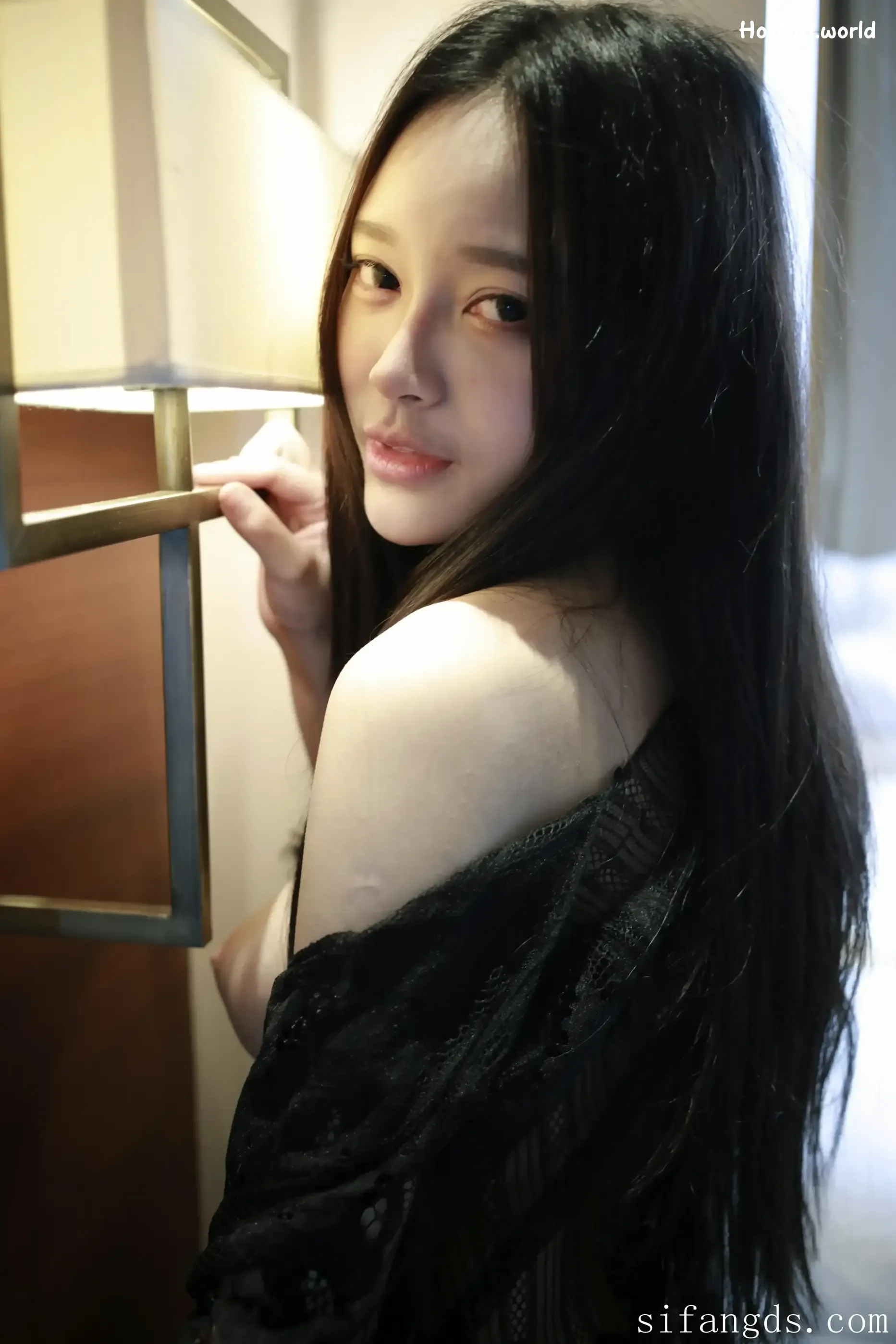 XR Uncensored-Tang Qi Er-唐琪儿-R18-秀人网模特-难掩的春色 第15张图
