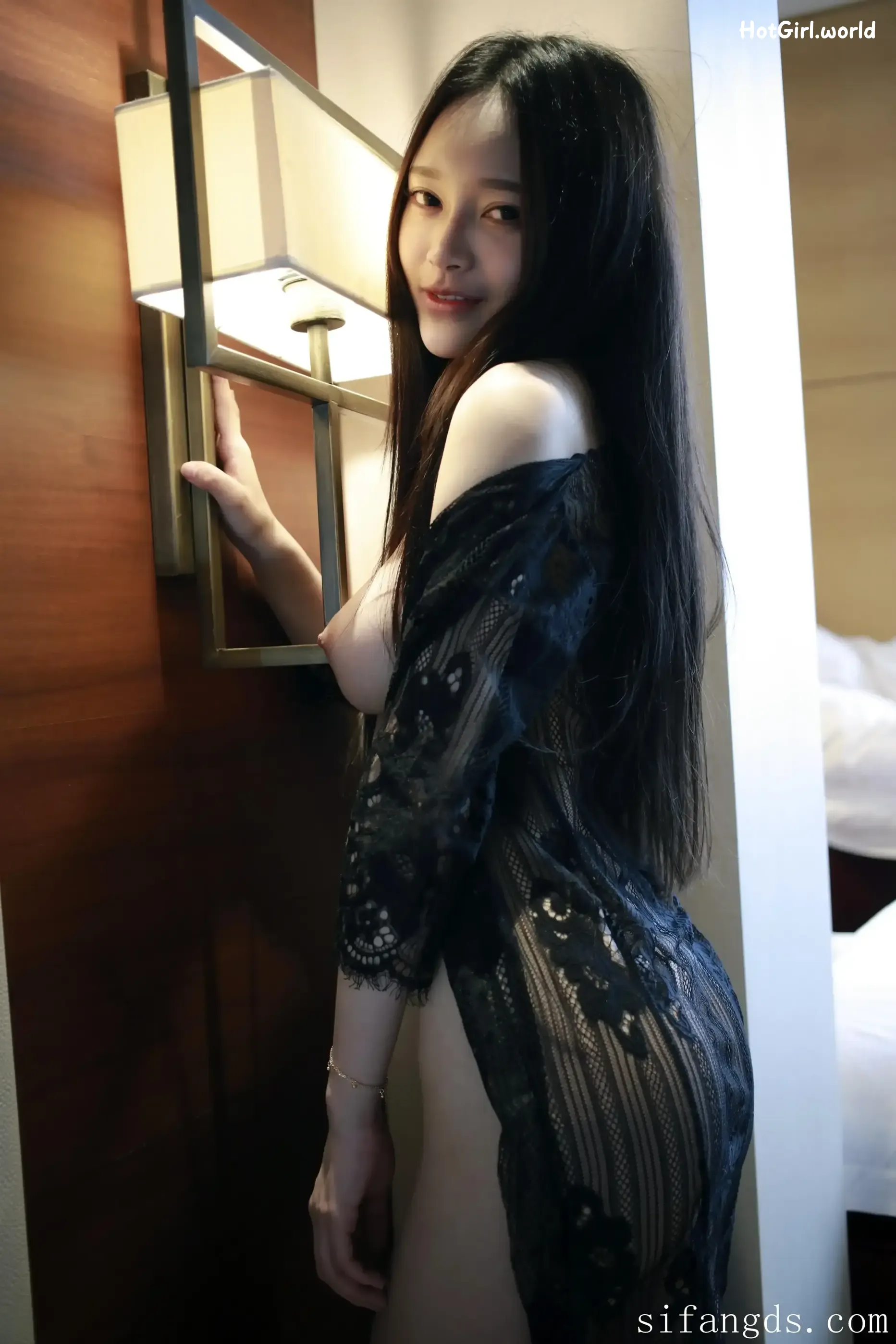 XR Uncensored-Tang Qi Er-唐琪儿-R18-秀人网模特-难掩的春色 第18张图