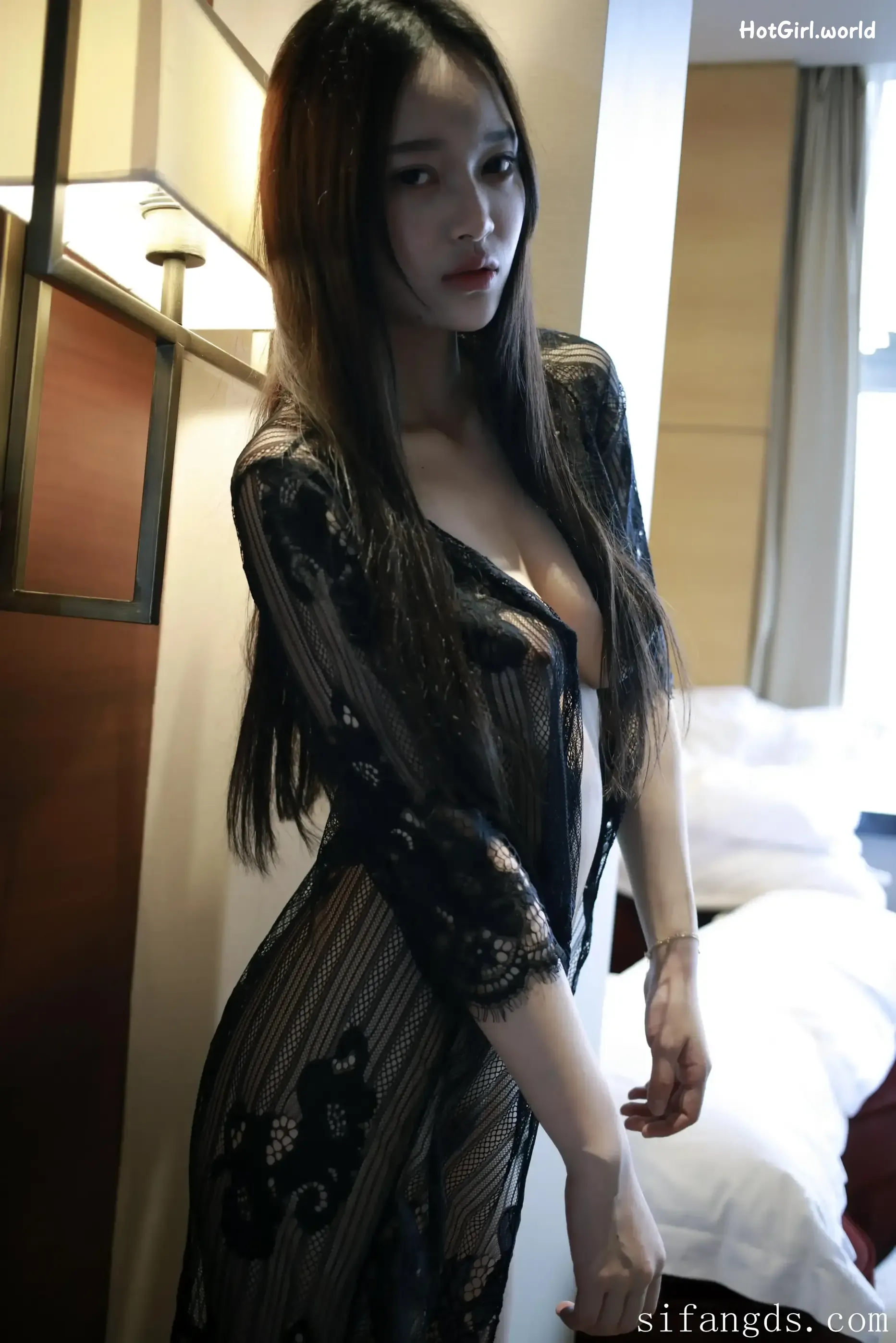 XR Uncensored-Tang Qi Er-唐琪儿-R18-秀人网模特-难掩的春色 第33张图