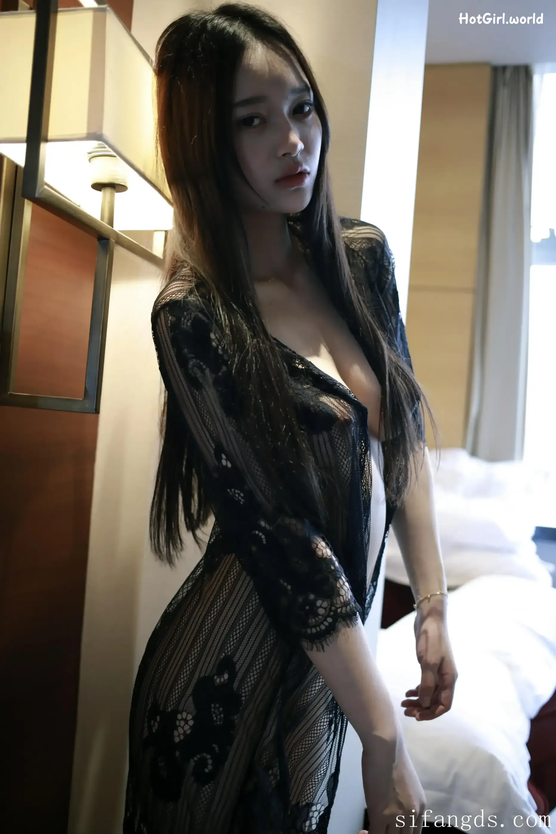 XR Uncensored-Tang Qi Er-唐琪儿-R18-秀人网模特-难掩的春色 第34张图