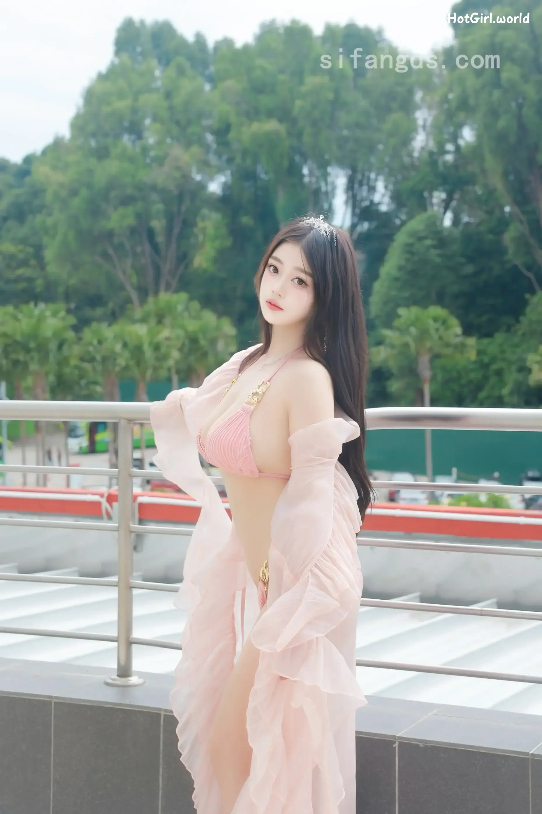 XR Uncensored-蛋蛋宝-R18-秀人网模特-粉色泳装的诱惑 第11张图