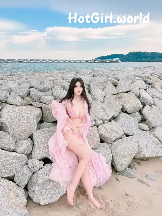 XR Uncensored-蛋蛋宝-R18-秀人网模特-粉色泳装的诱惑 第66张图
