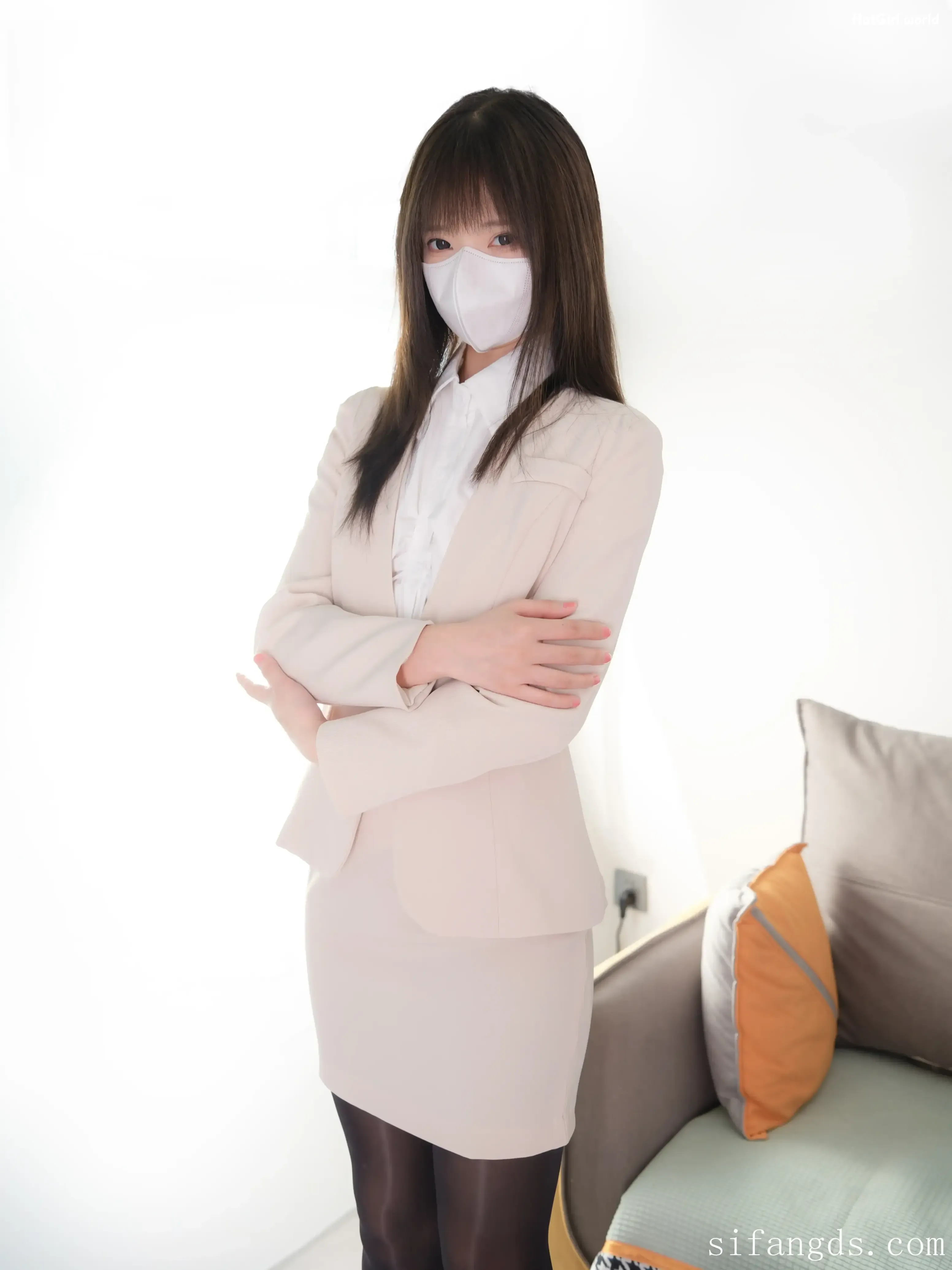 紧急企划-见希w-R18-内部私定-OL&瑜伽裤-4K视频 第12张图