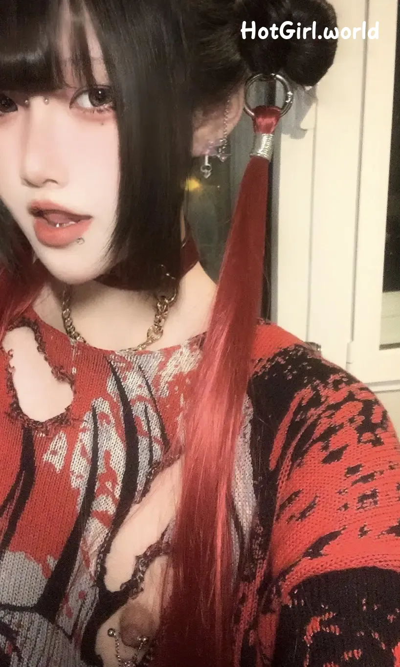 Coser-不得惹-iuueas-反差少女露出-小小年纪就这么放荡 第20张图