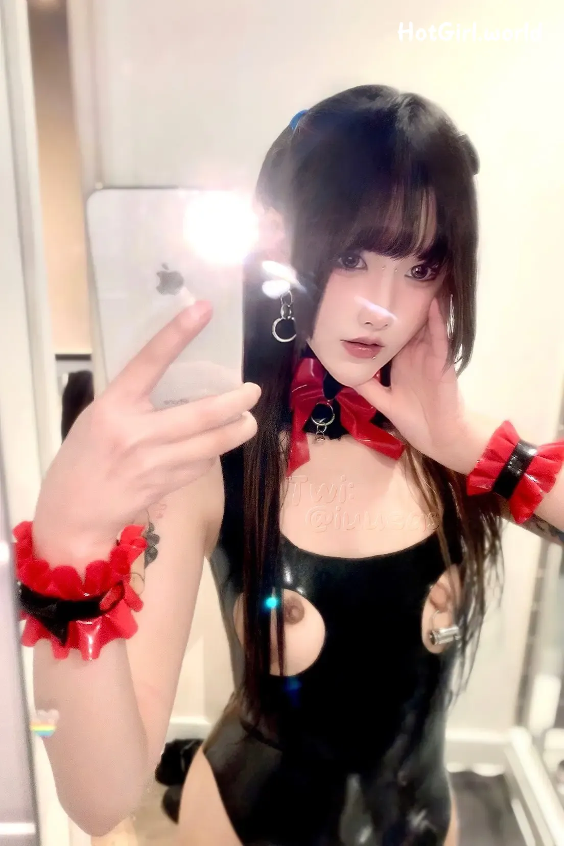 Coser-不得惹-iuueas-反差少女露出-小小年纪就这么放荡 第37张图