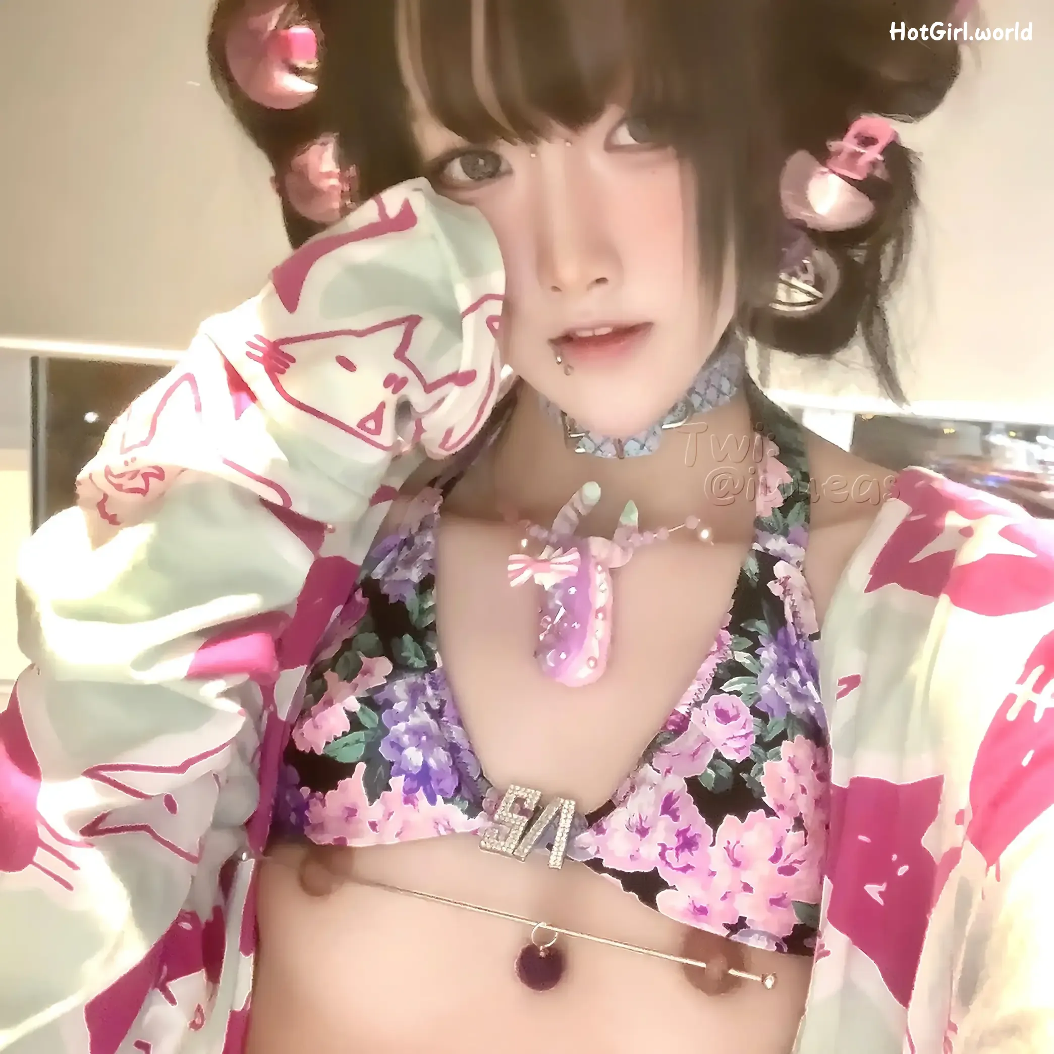 Coser-不得惹-iuueas-反差少女露出-小小年纪就这么放荡 第61张图