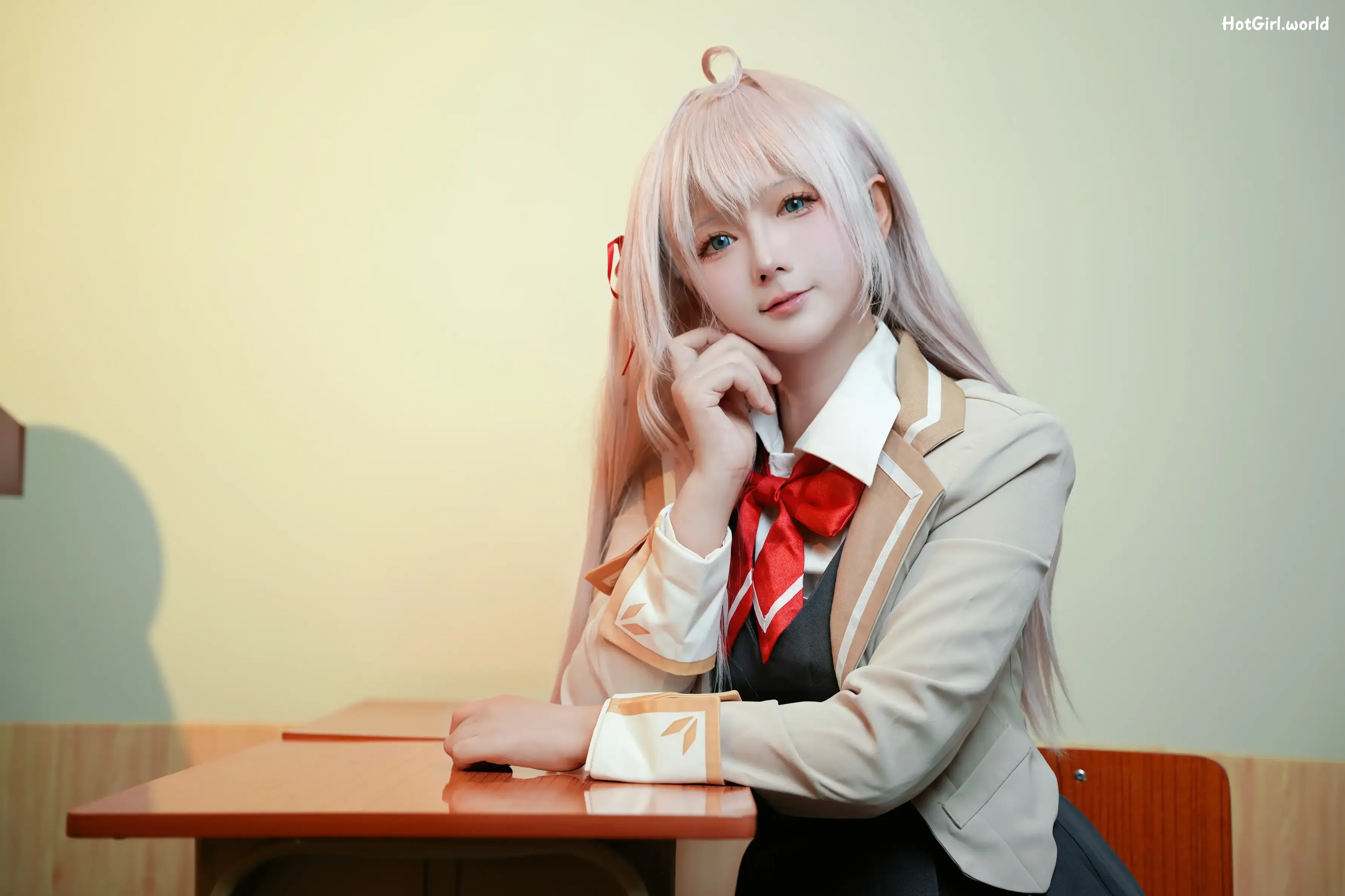 Coser-喜欢爱理吗-不时以俄语轻声遮羞的邻座艾莉同学 第3张图