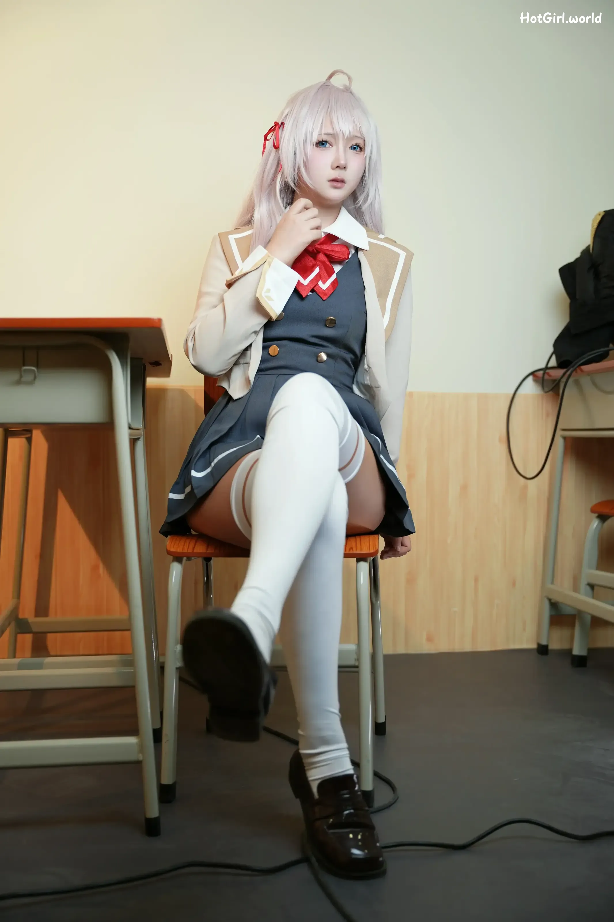 Coser-喜欢爱理吗-不时以俄语轻声遮羞的邻座艾莉同学 第6张图
