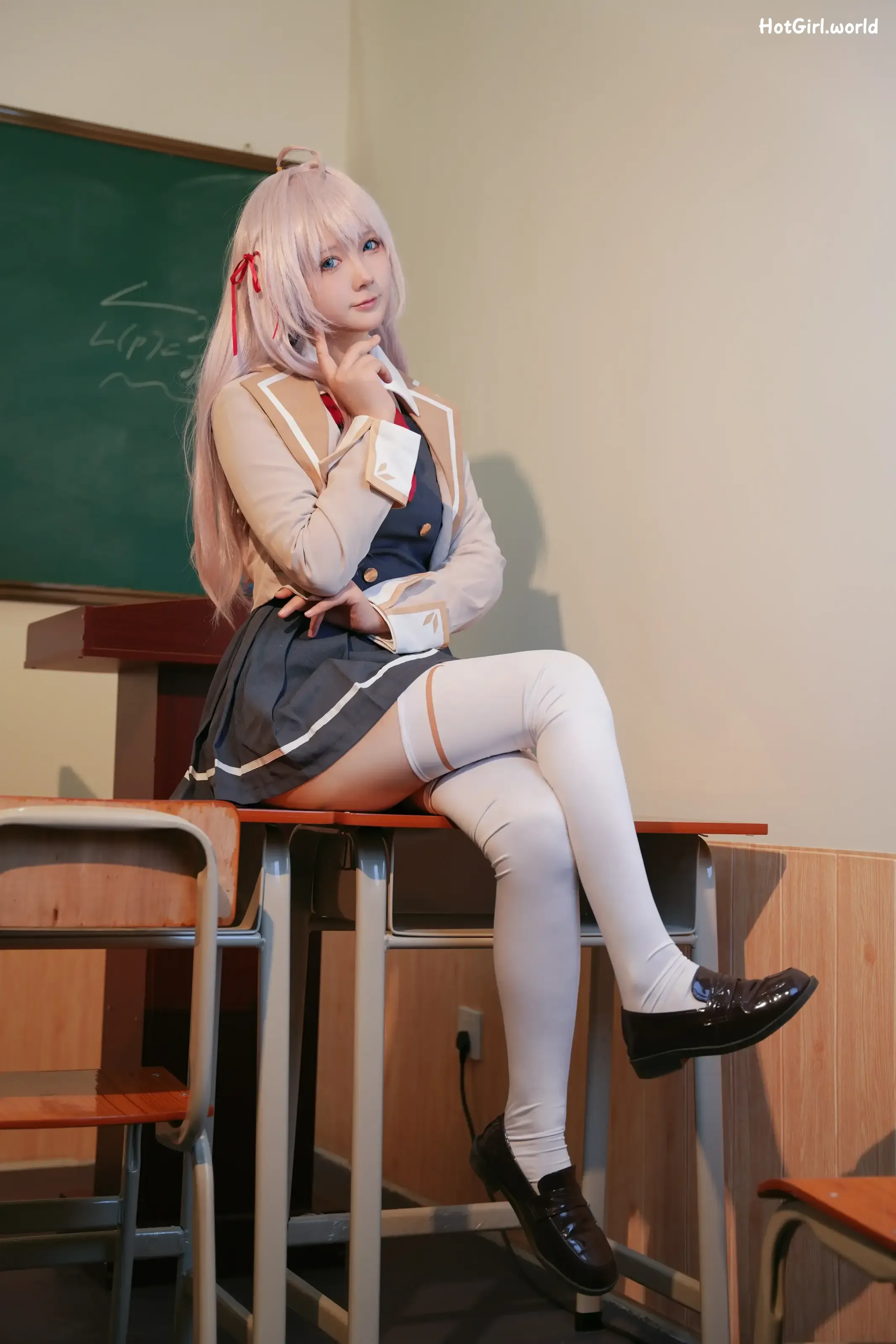 Coser-喜欢爱理吗-不时以俄语轻声遮羞的邻座艾莉同学 第20张图