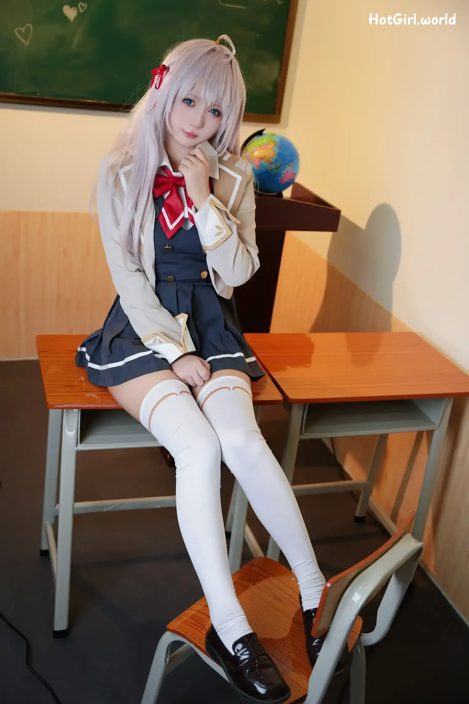 Coser-喜欢爱理吗-不时以俄语轻声遮羞的邻座艾莉同学 第22张图