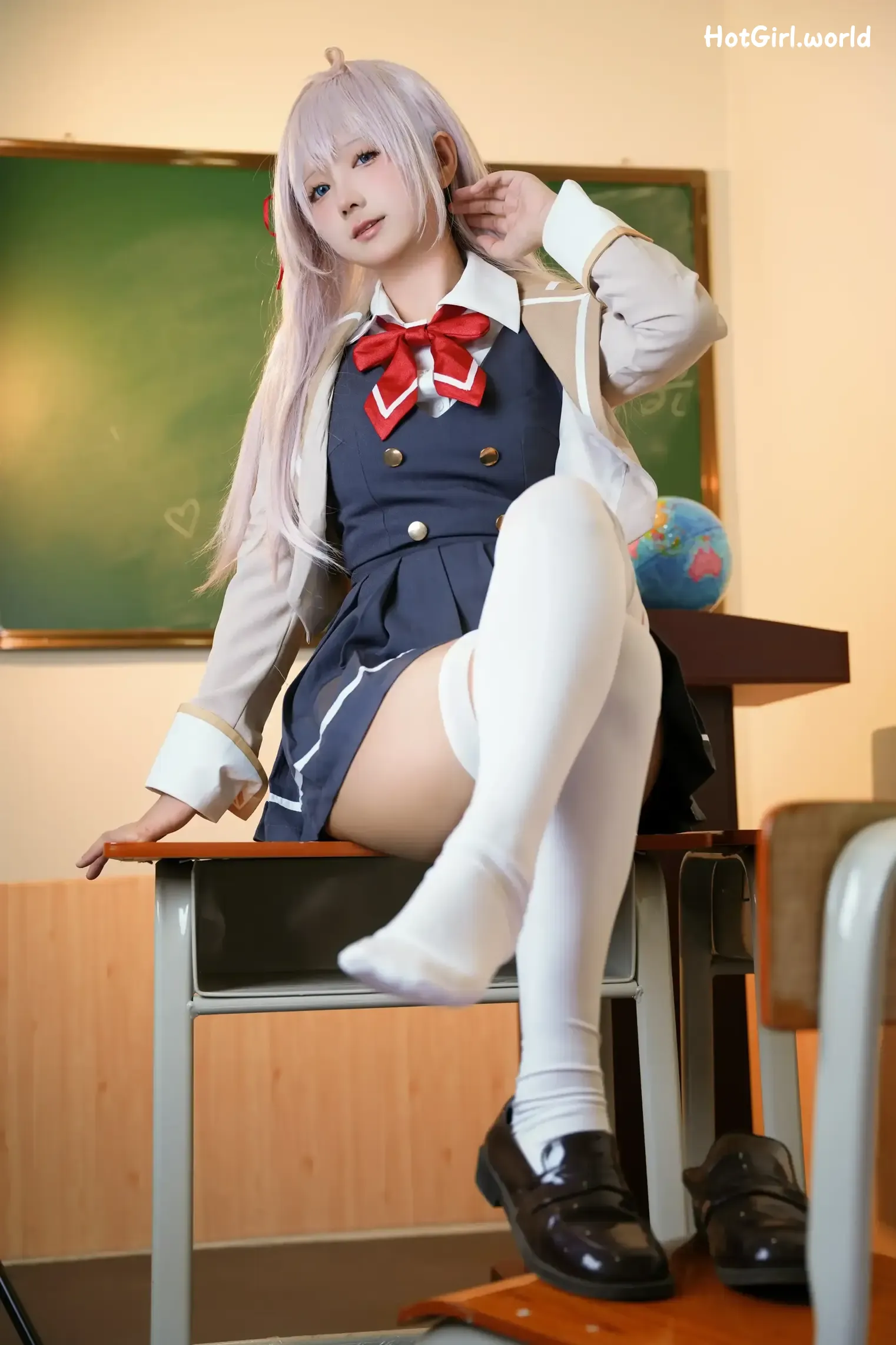 Coser-喜欢爱理吗-不时以俄语轻声遮羞的邻座艾莉同学 第26张图