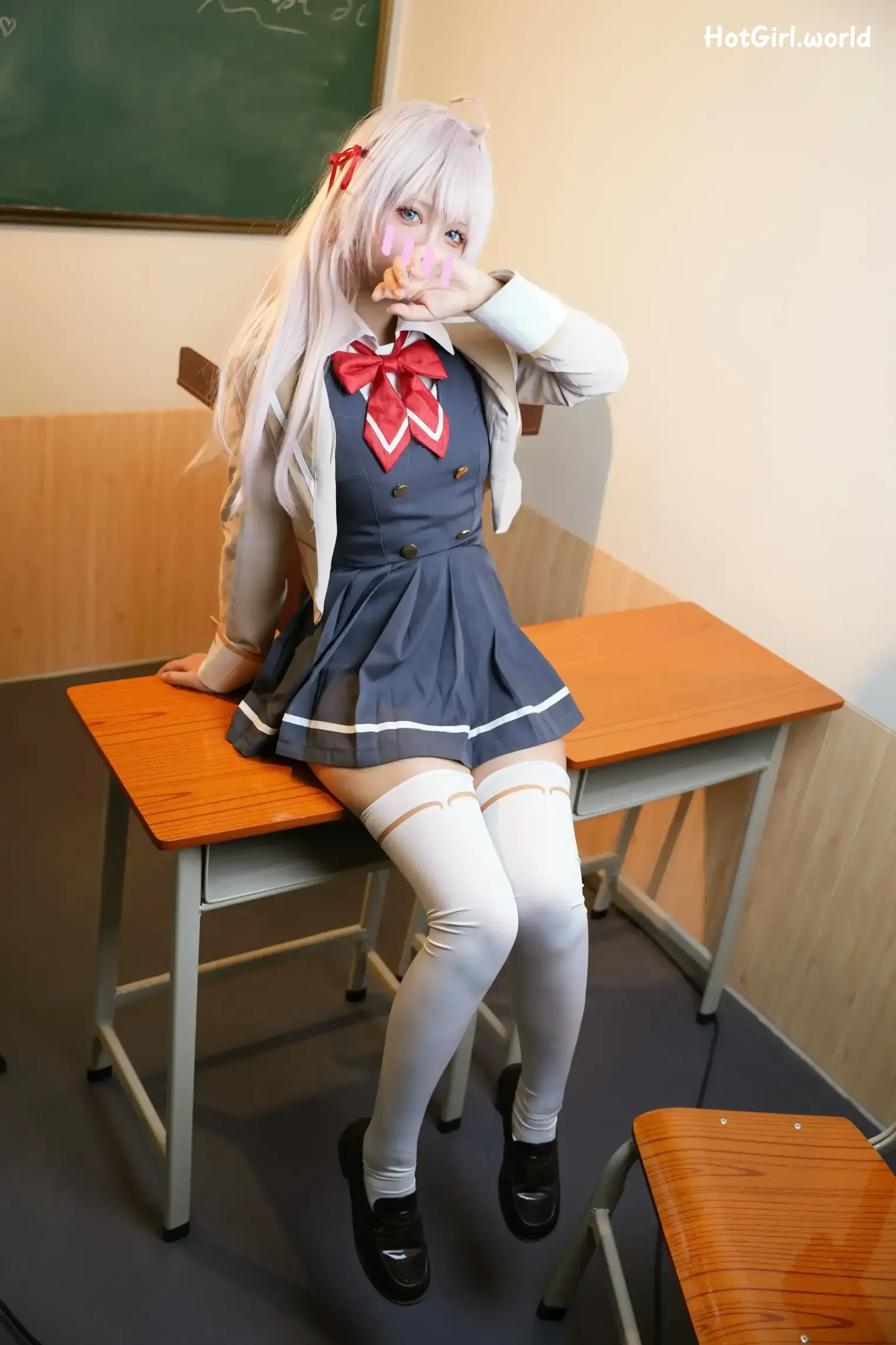 Coser-喜欢爱理吗-不时以俄语轻声遮羞的邻座艾莉同学 第28张图