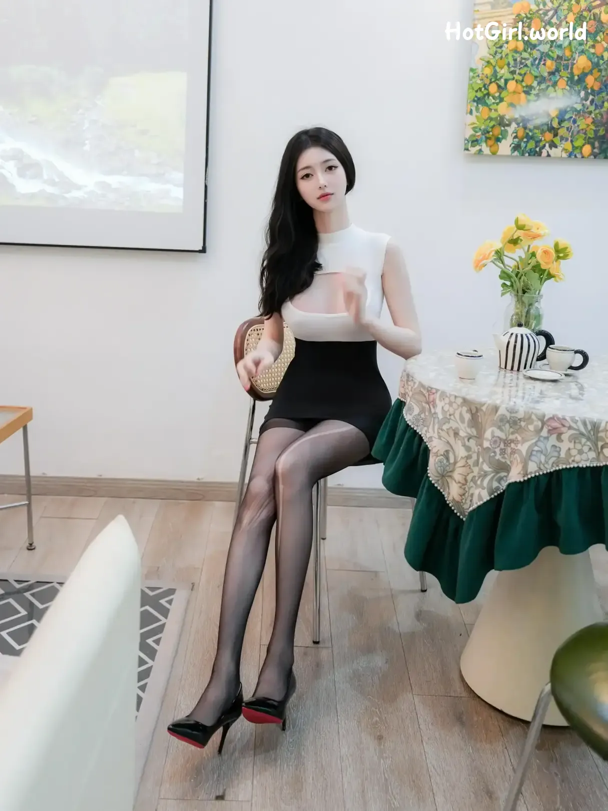 XR Uncensored-白小蝶-–-R18-秀人网模特-紧身裙下的黑丝 第45张图