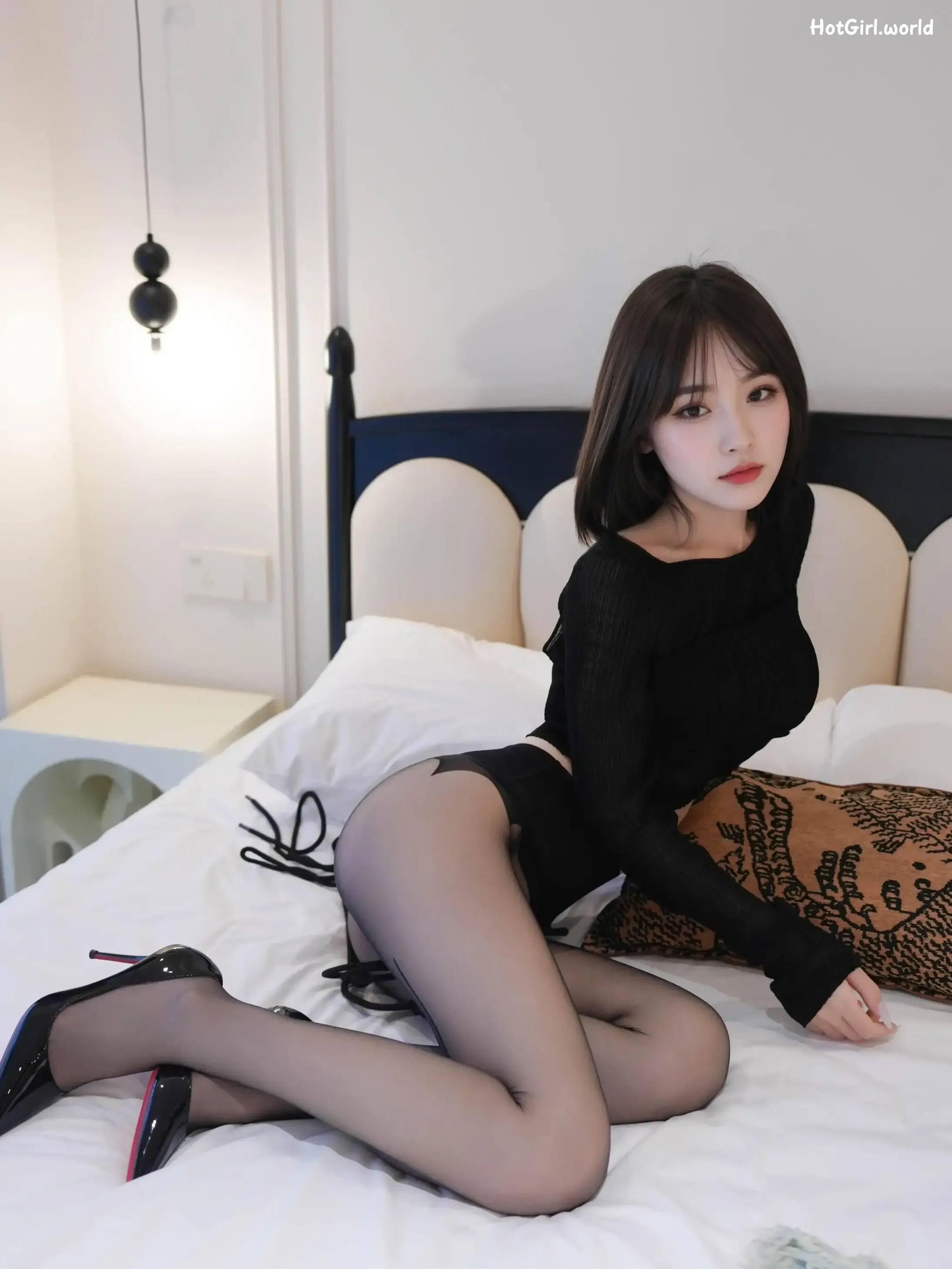 XR Uncensored-汁汁-R18-秀人网模特-牛仔裤下的虾线黑丝 第37张图