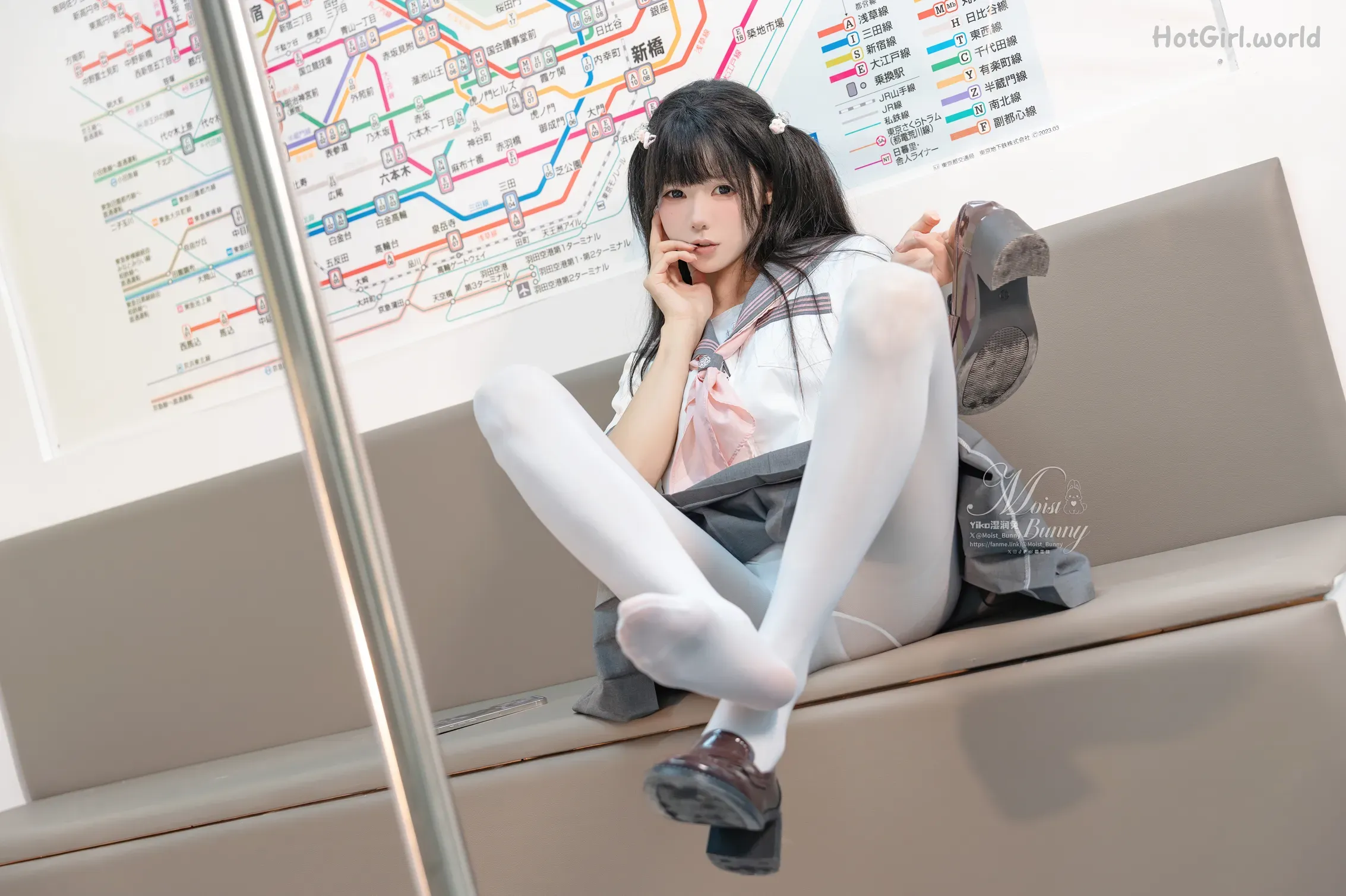 Coser-黏黏团子兔-12月作品-地铁萌妹-恋爱循环 第79张图