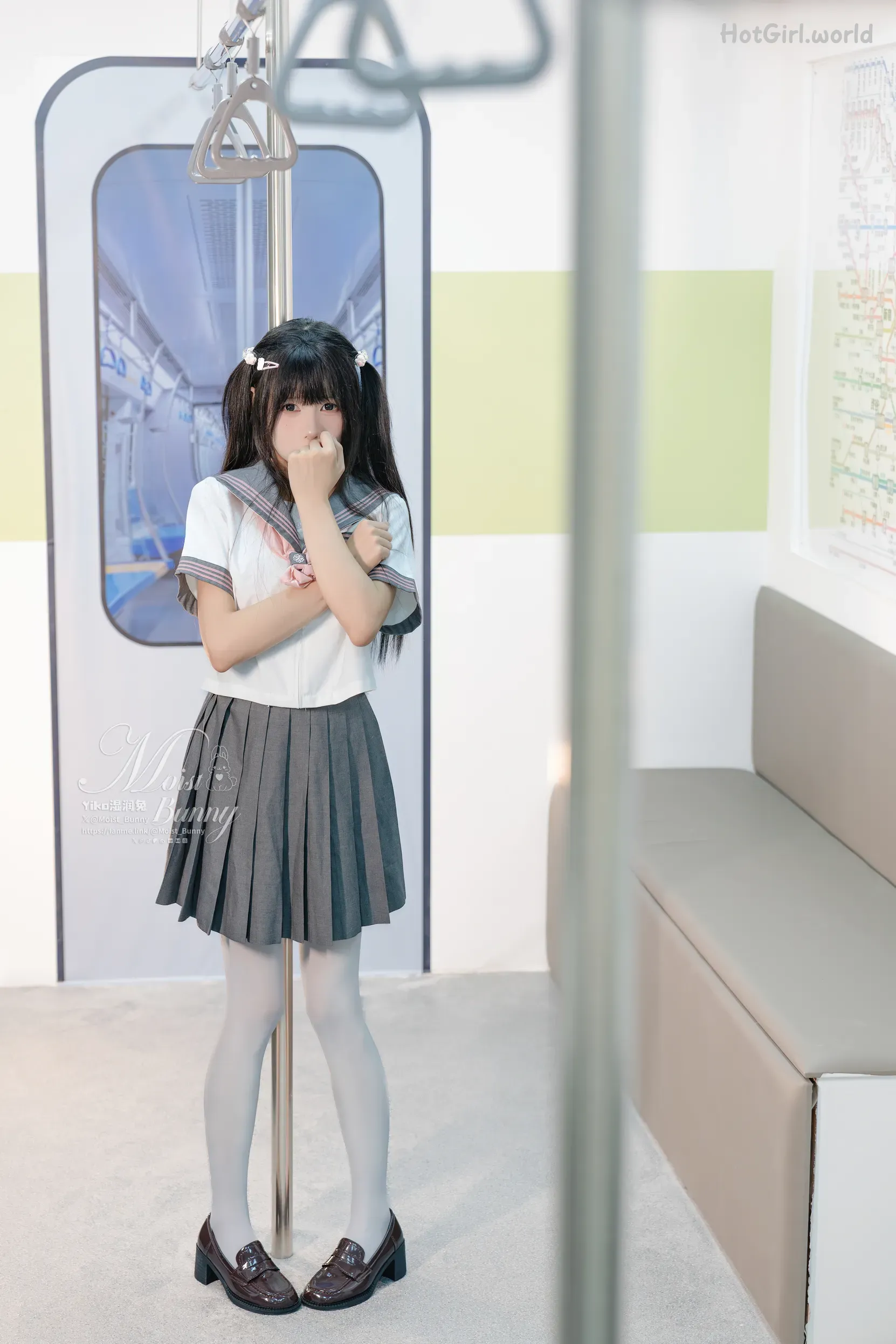 Coser-黏黏团子兔-12月作品-地铁萌妹-恋爱循环 第111张图