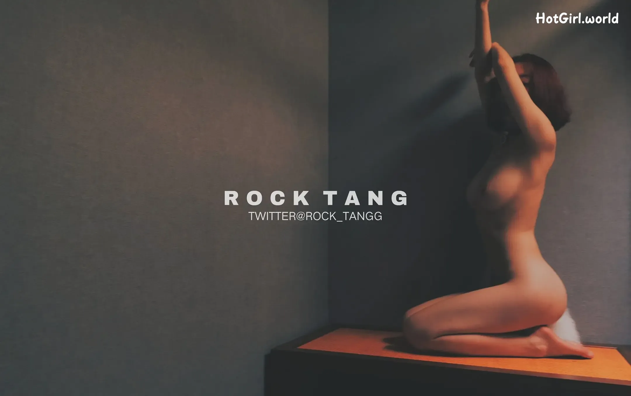 RockTangg-X白虎福利姬-夜行露出-车厢调教 第54张图