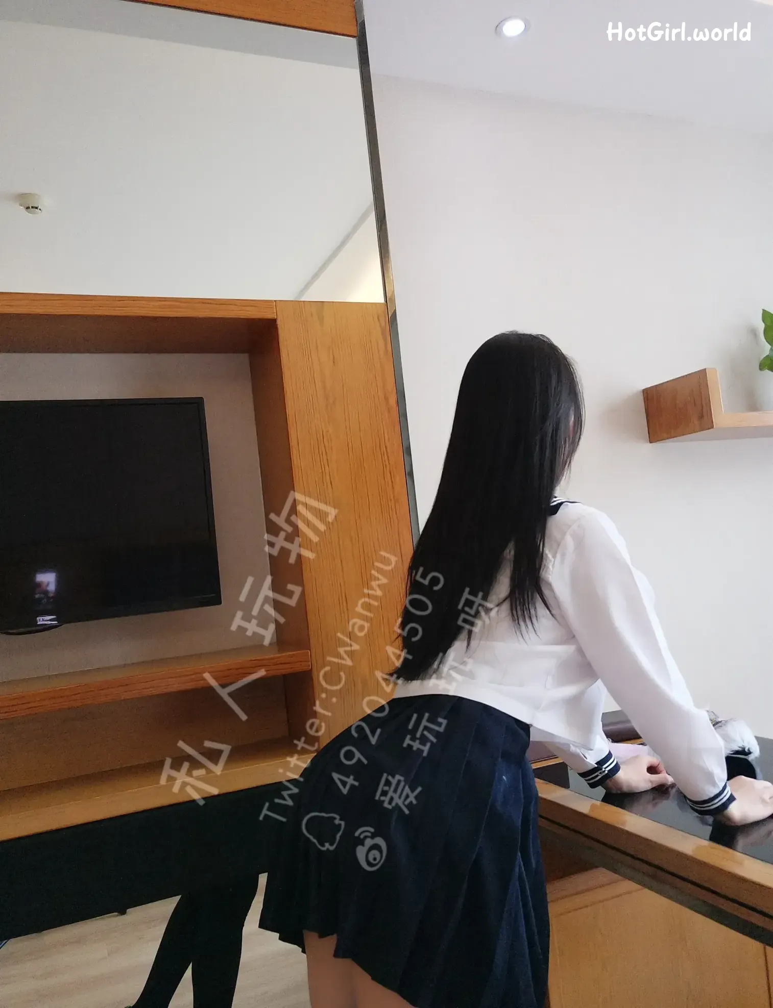 Coser-私人玩物-会员订制-JK水手服兔娘（1 video） 第2张图