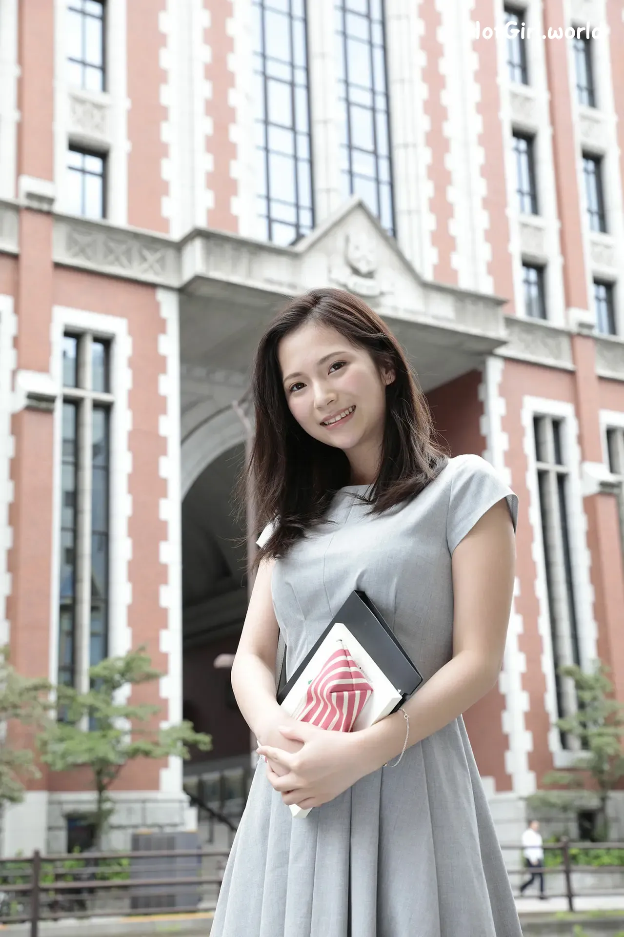 JP-Miho Machiyama-街山みほ-FRIDAYデジタル写真集-現役慶應大学生美女×篠山紀信｜撮-「深窓」 第67张图
