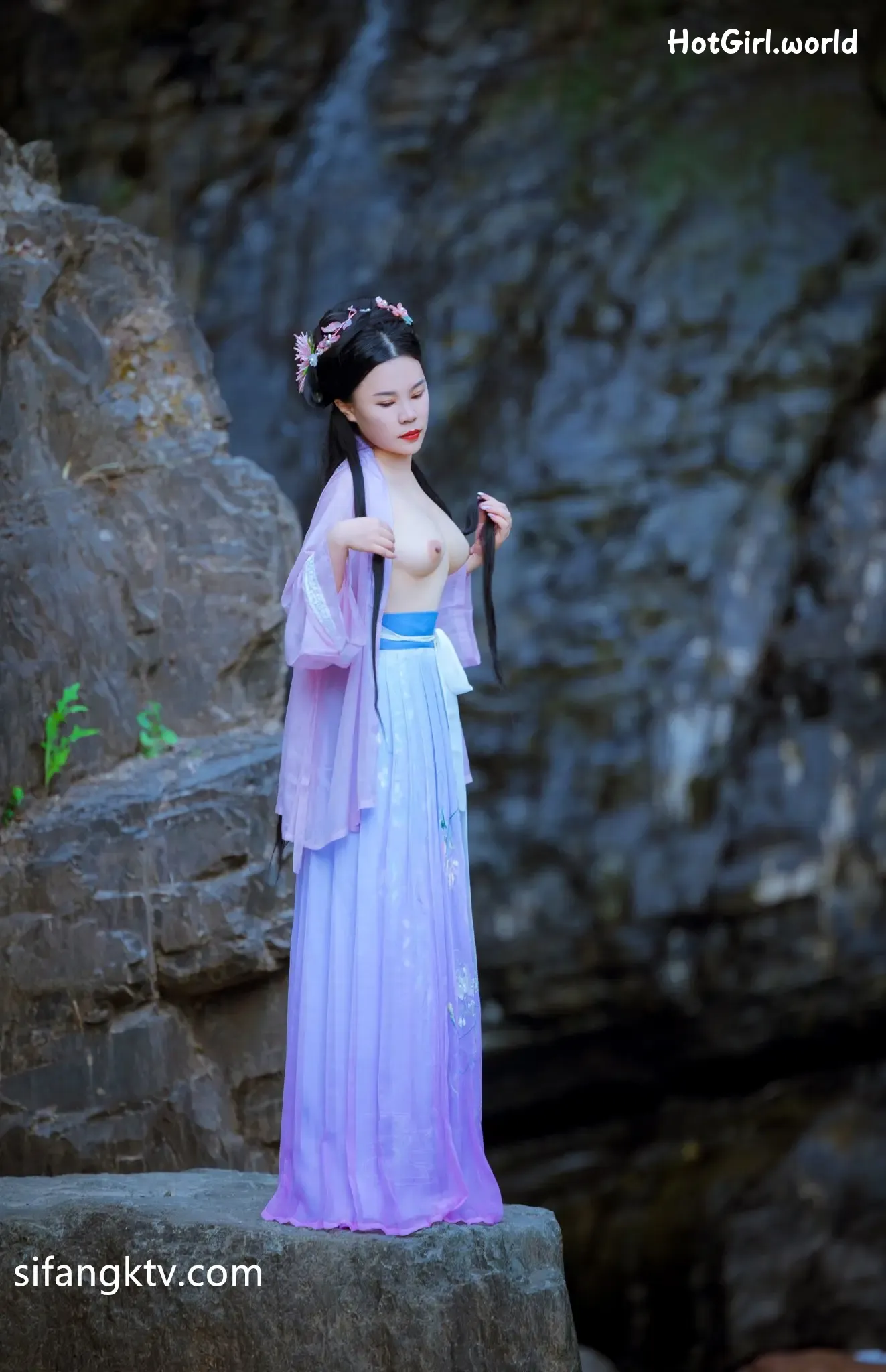 想入菲菲-X古风唯美情色摄影-约拍各色美模（3 videos） 第13张图
