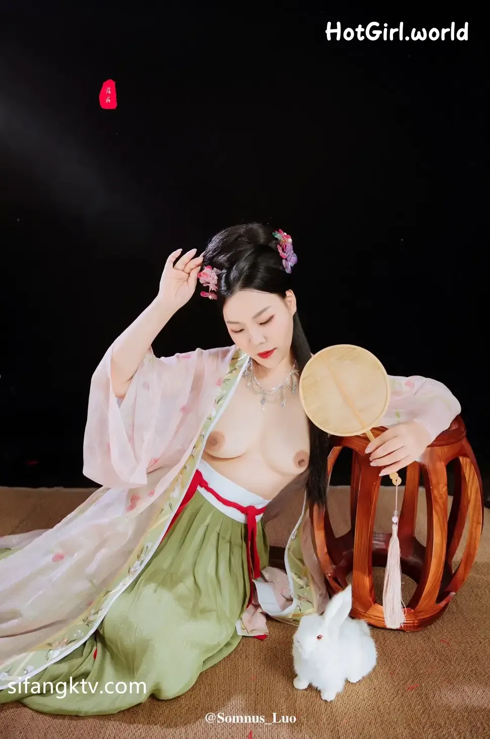 想入菲菲-X古风唯美情色摄影-约拍各色美模（3 videos） 第19张图