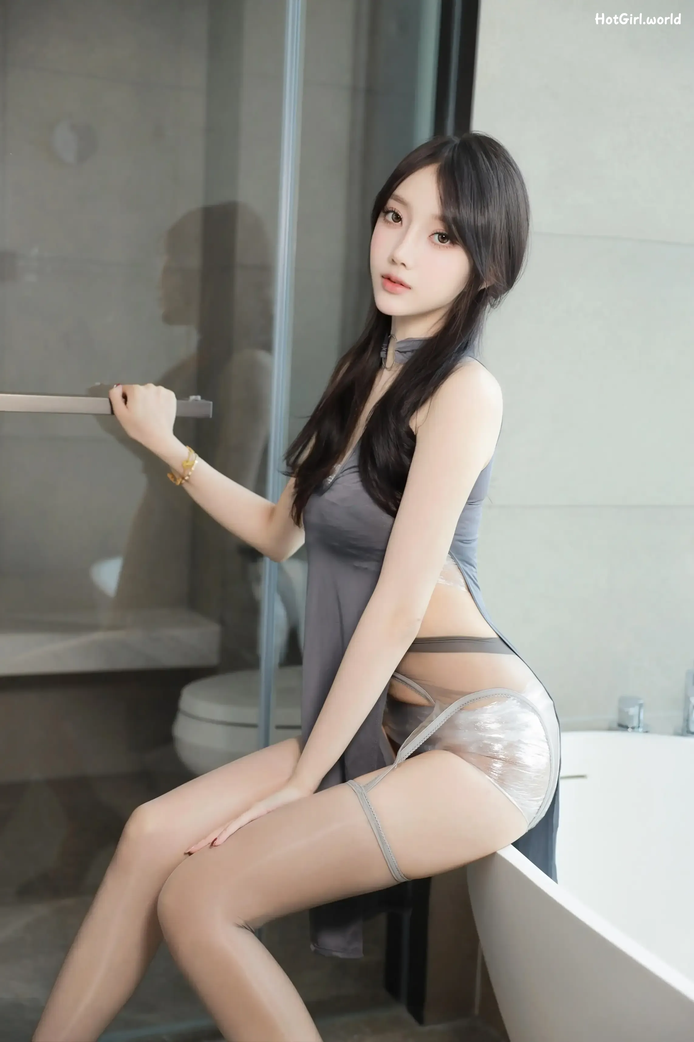 XR Uncensored-玥儿玥er-R18-秀人网模特-保鲜膜内衣 第1张图