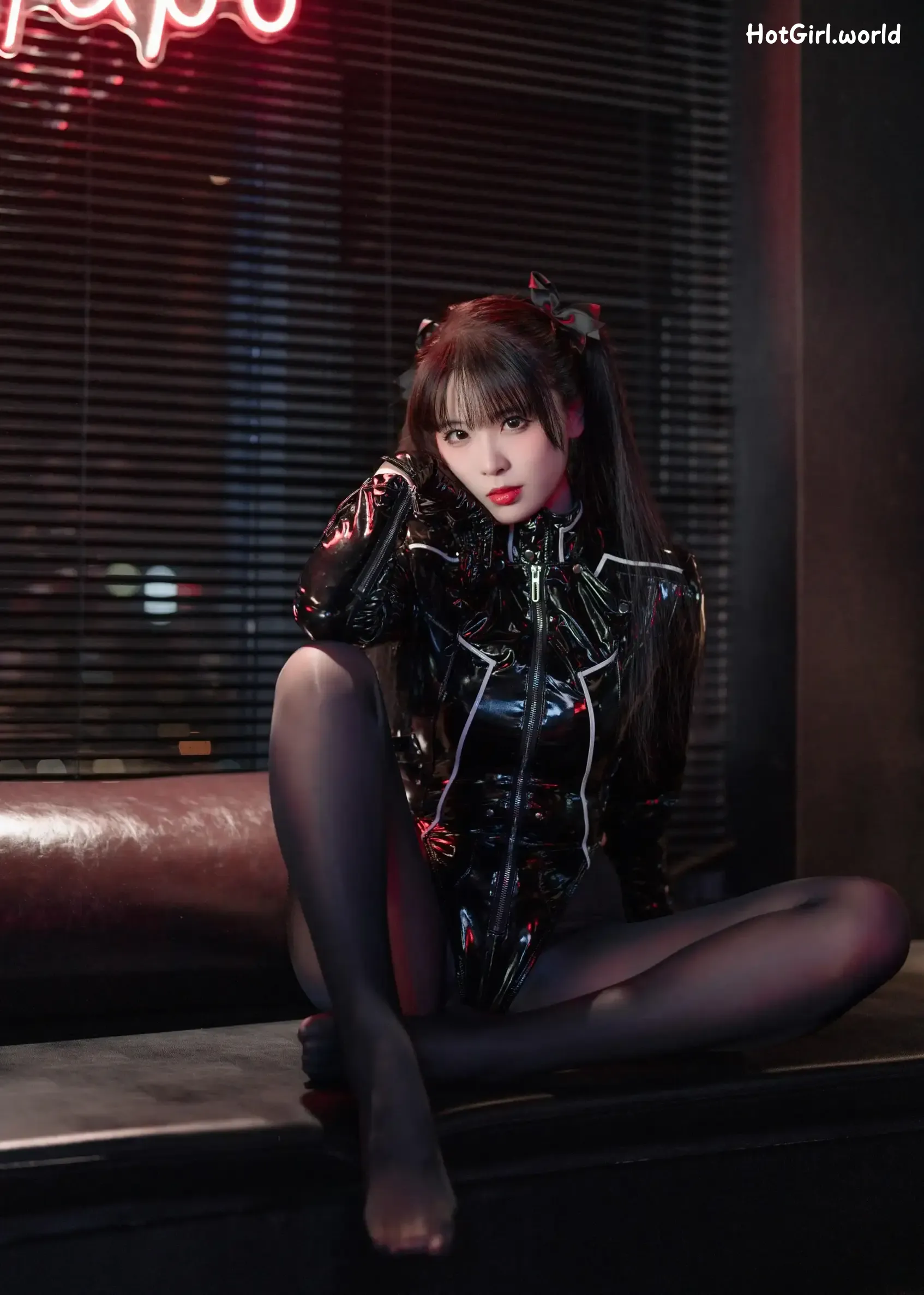 Coser-轩萧学姐-黑丝通讯官 第7张图