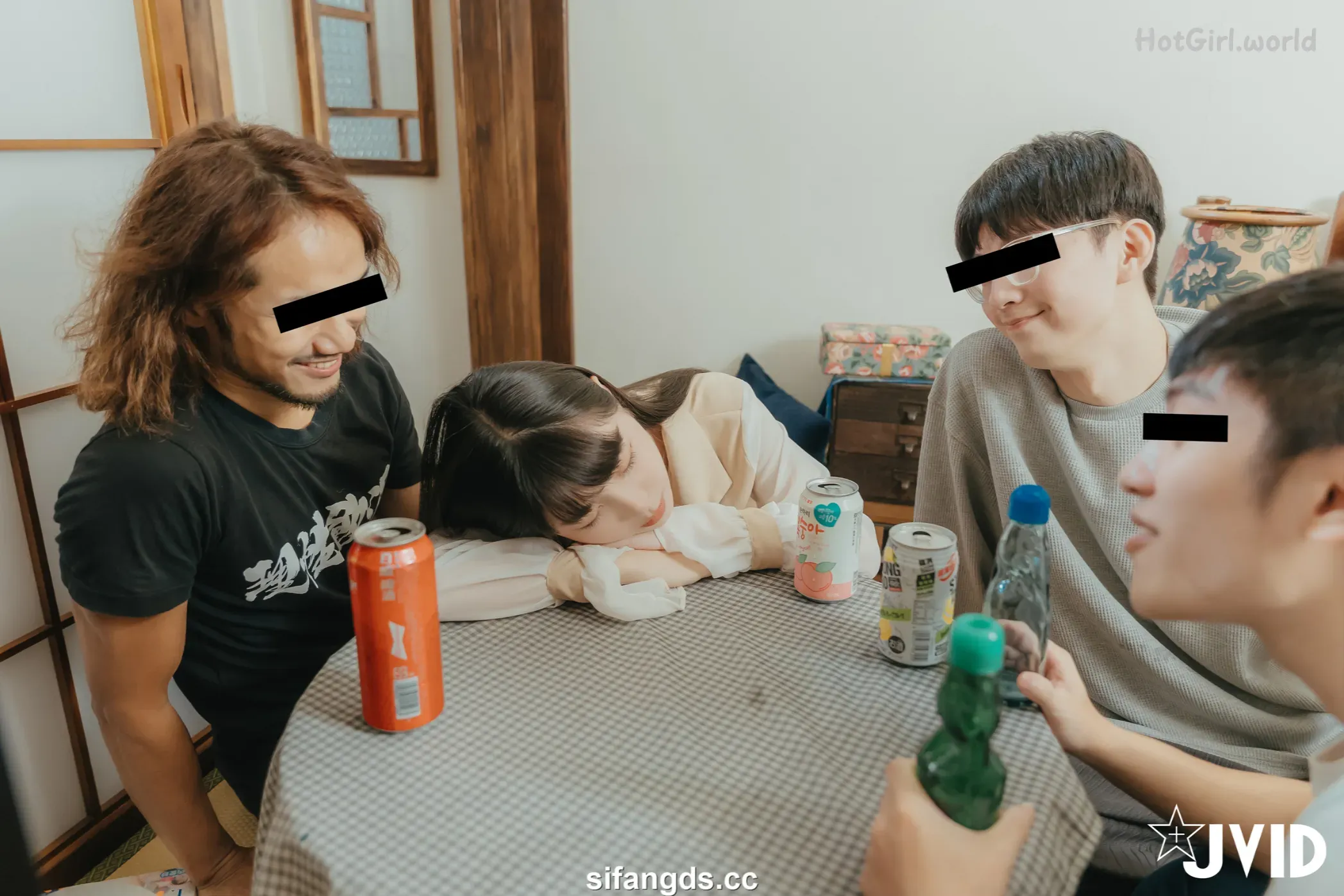 JVID-月台尼-Tiny-女大生-交友不慎-被學長們酒後亂性-原本要慶祝-Tiny拿到獎學金-現在身上都是獎學精 第6张图