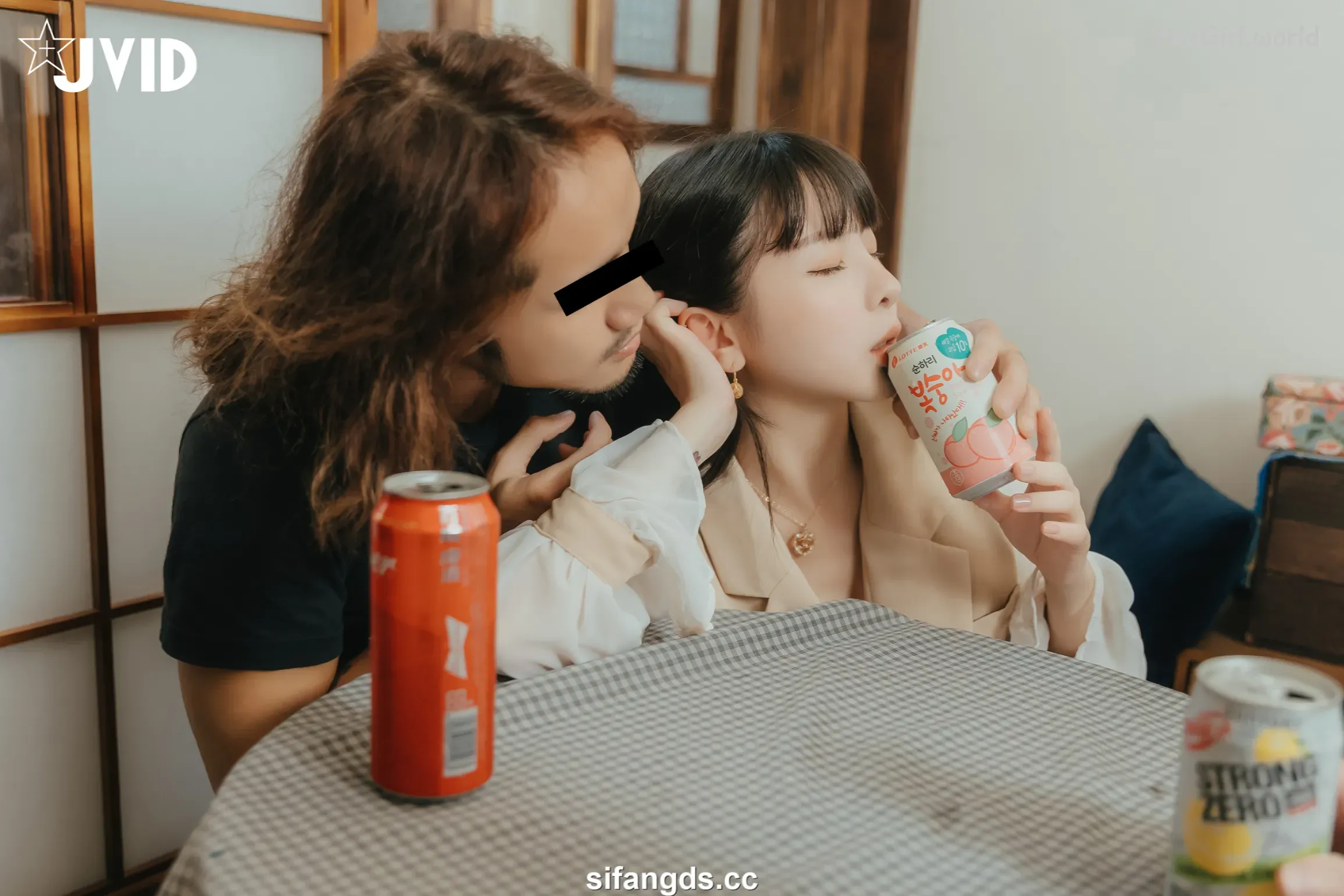 JVID-月台尼-Tiny-女大生-交友不慎-被學長們酒後亂性-原本要慶祝-Tiny拿到獎學金-現在身上都是獎學精 第8张图