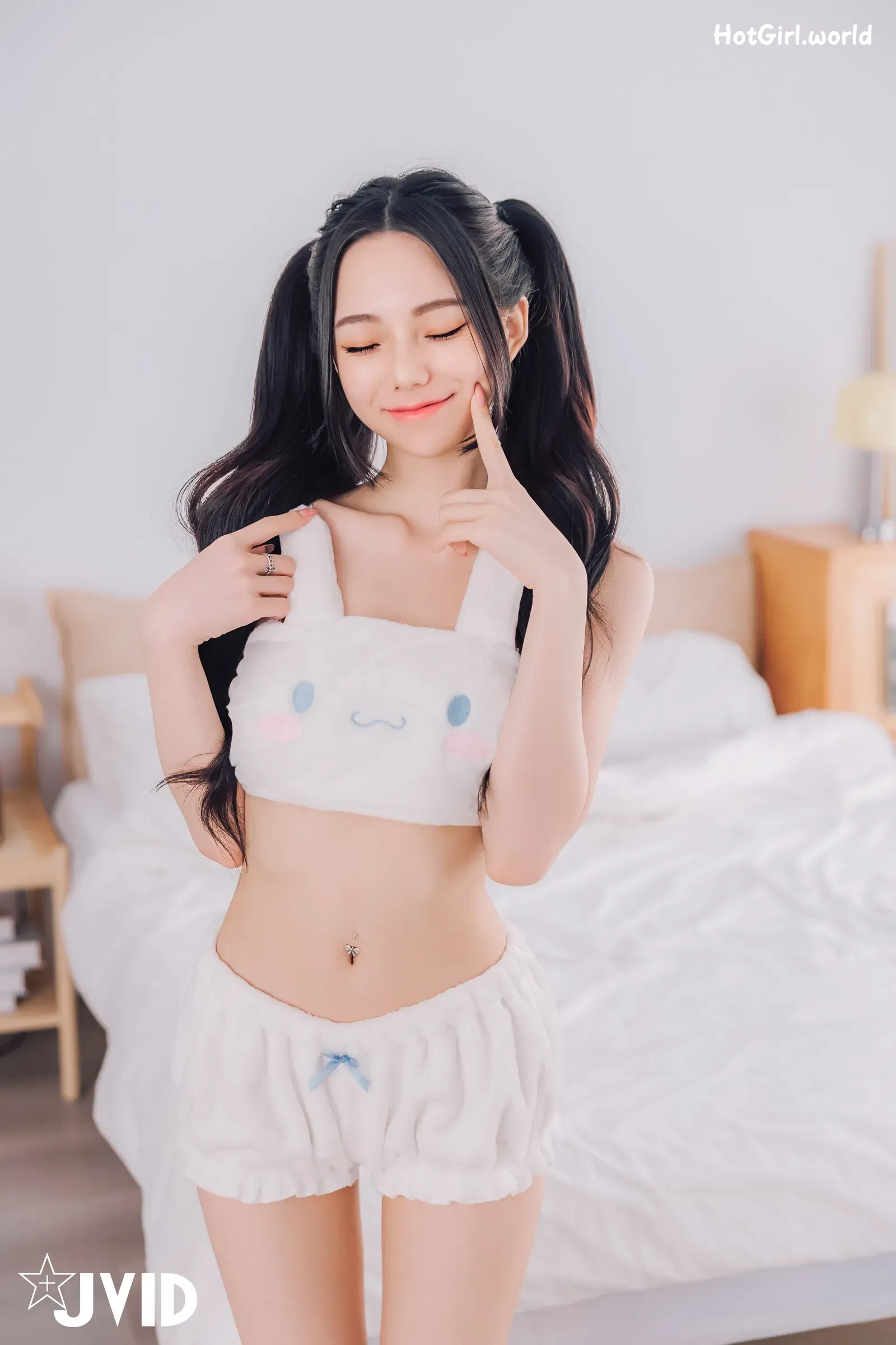 JVID-胎尼-&-啾啾-啾啾親自開箱豪華AI情慾娃娃Tiny真人比例完美粉嫩E奶激情互動舌吻揉奶樣樣來 第35张图