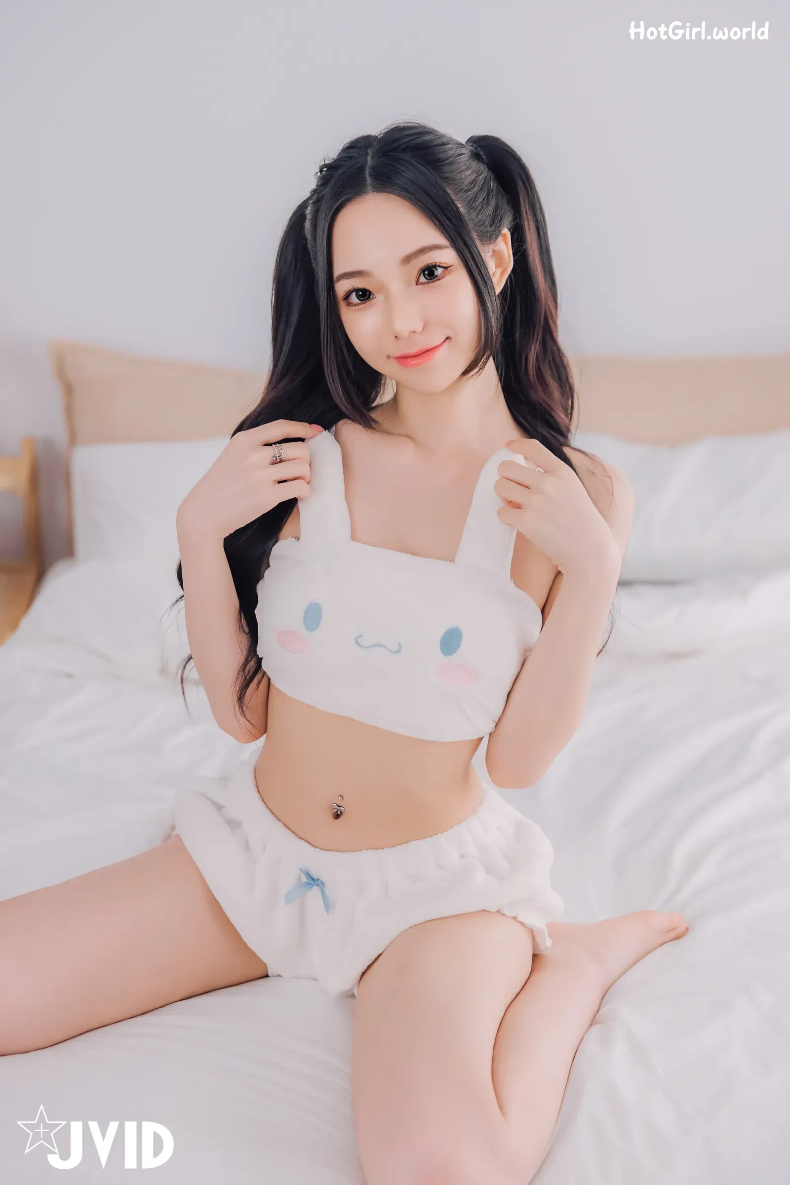 JVID-胎尼-&-啾啾-啾啾親自開箱豪華AI情慾娃娃Tiny真人比例完美粉嫩E奶激情互動舌吻揉奶樣樣來 第79张图
